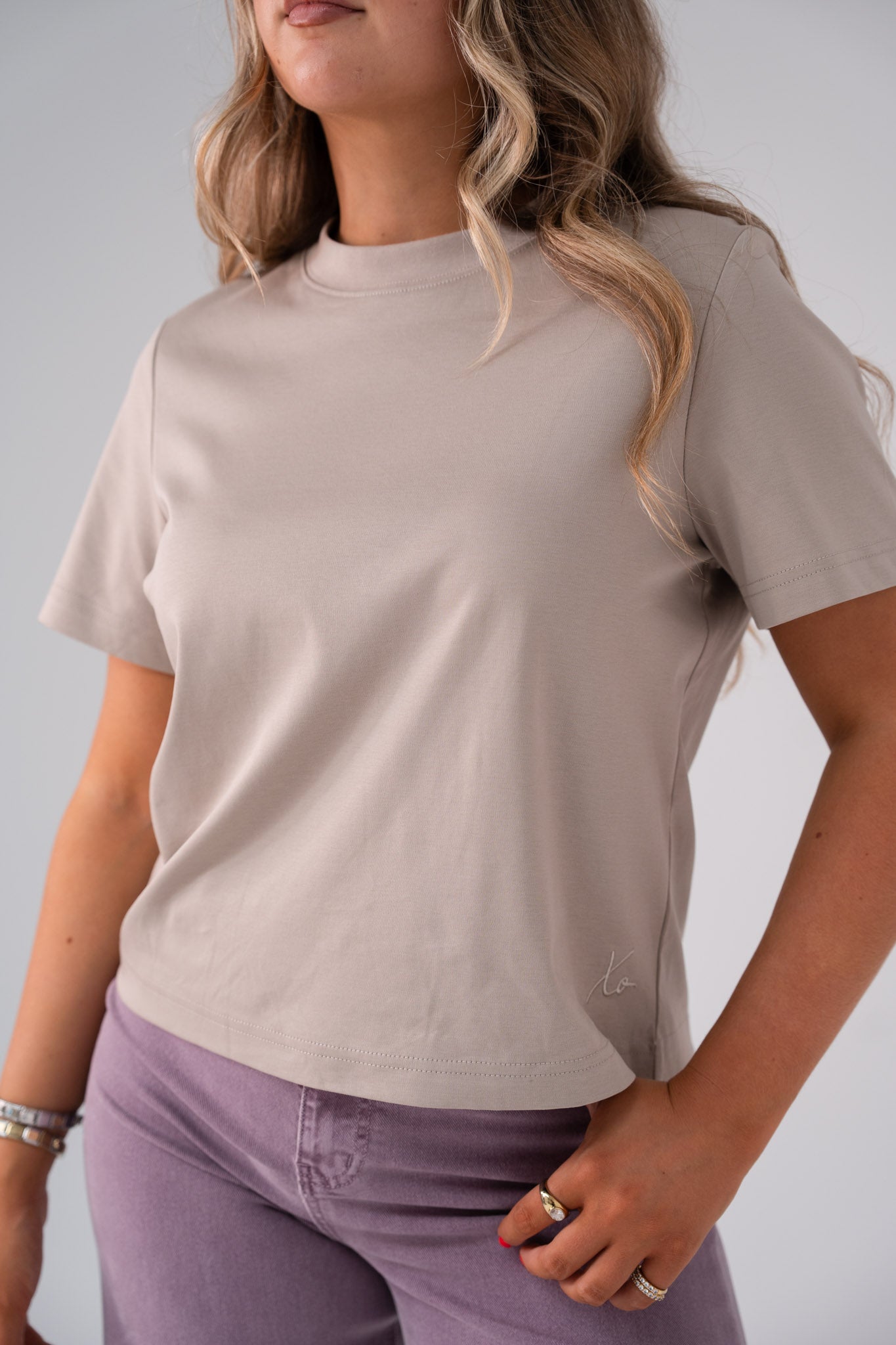 Love Laura Basic T-Shirt In Taupe