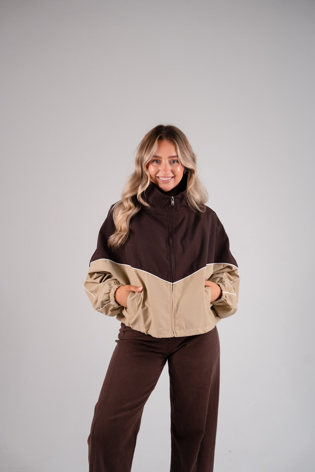 Kate Contrast Zip Jacket In Brown & Beige