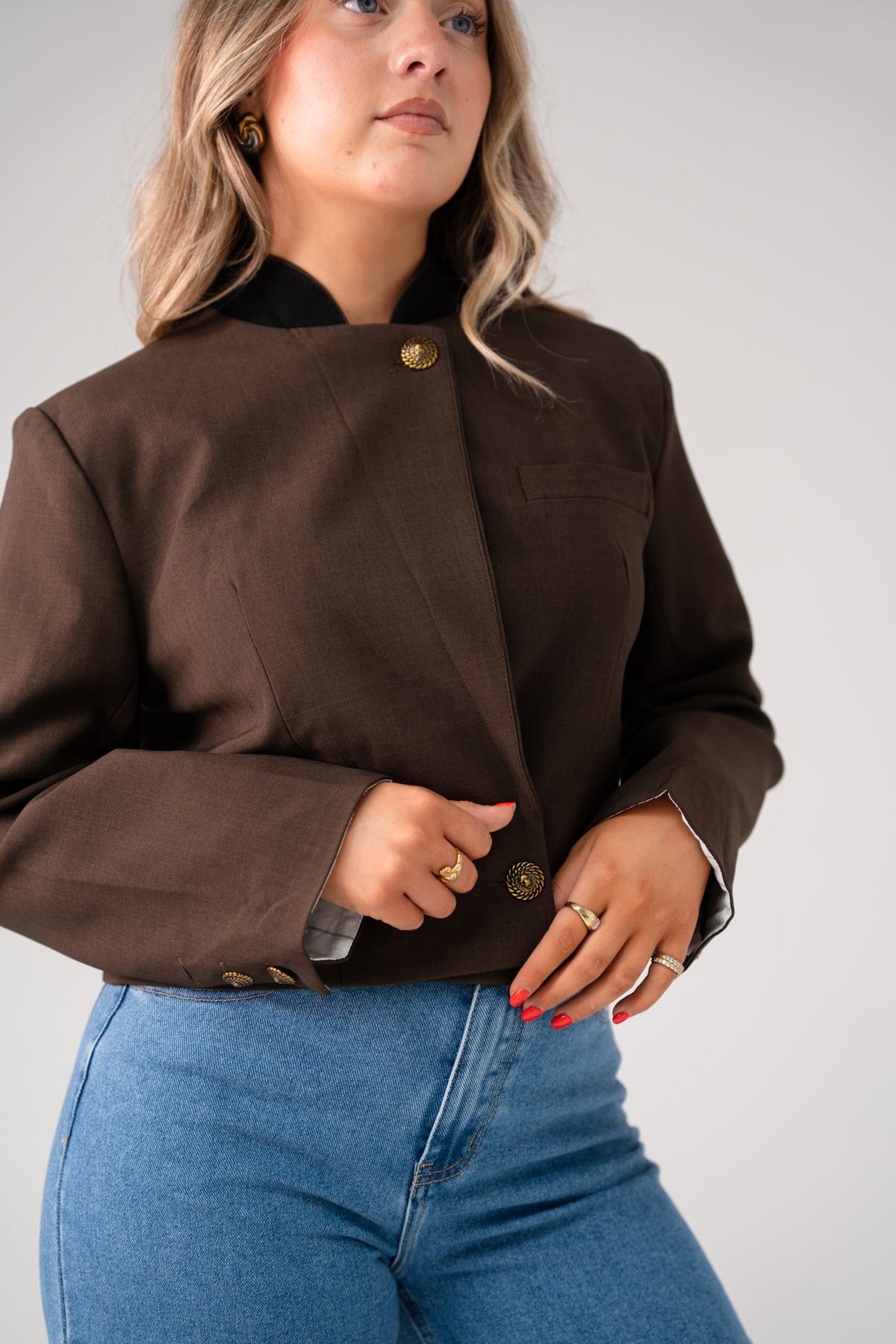Kiera Crop Blazer In Chocolate