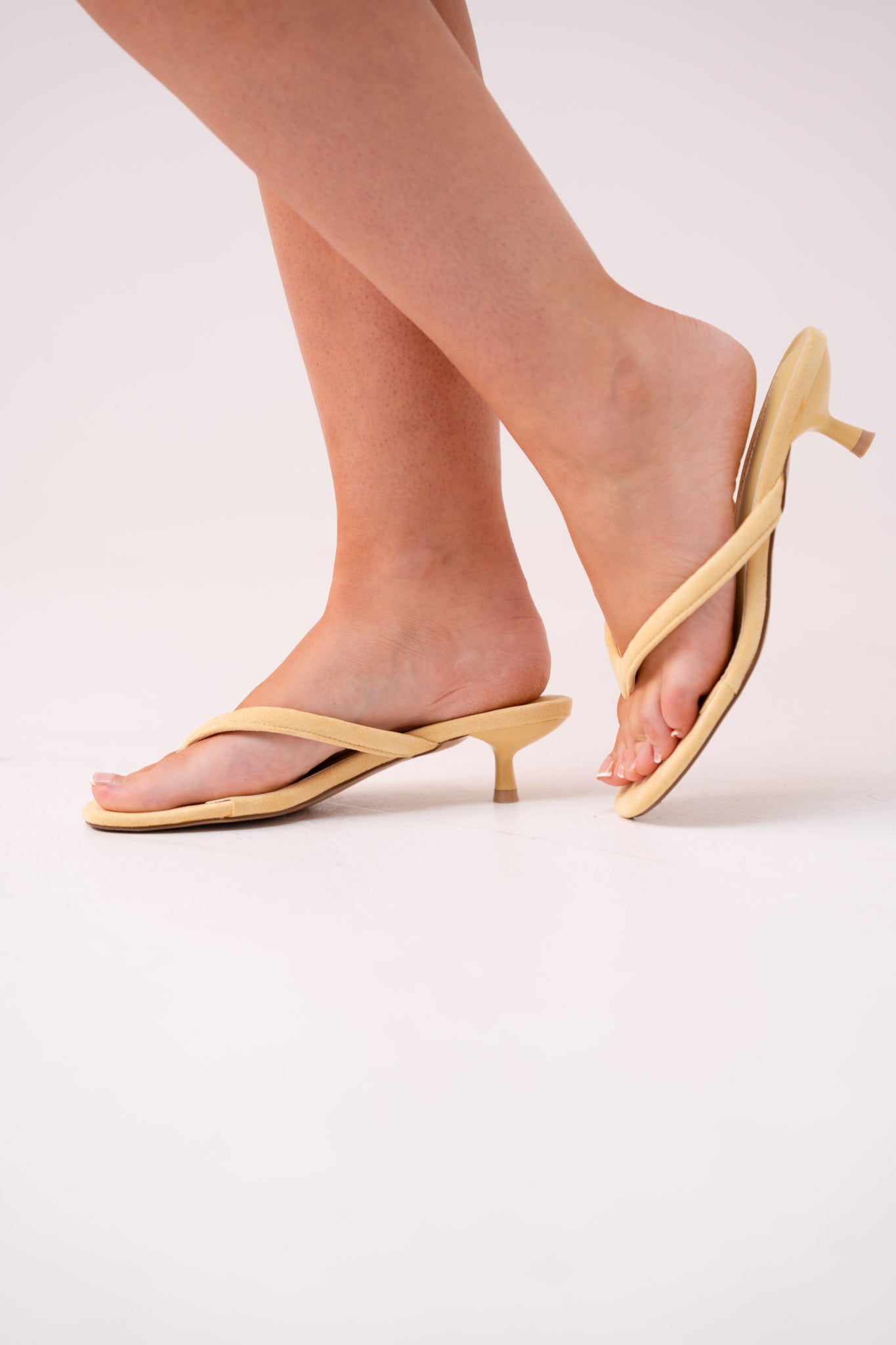 Izzy Toe Post Heeled Mule In Yellow