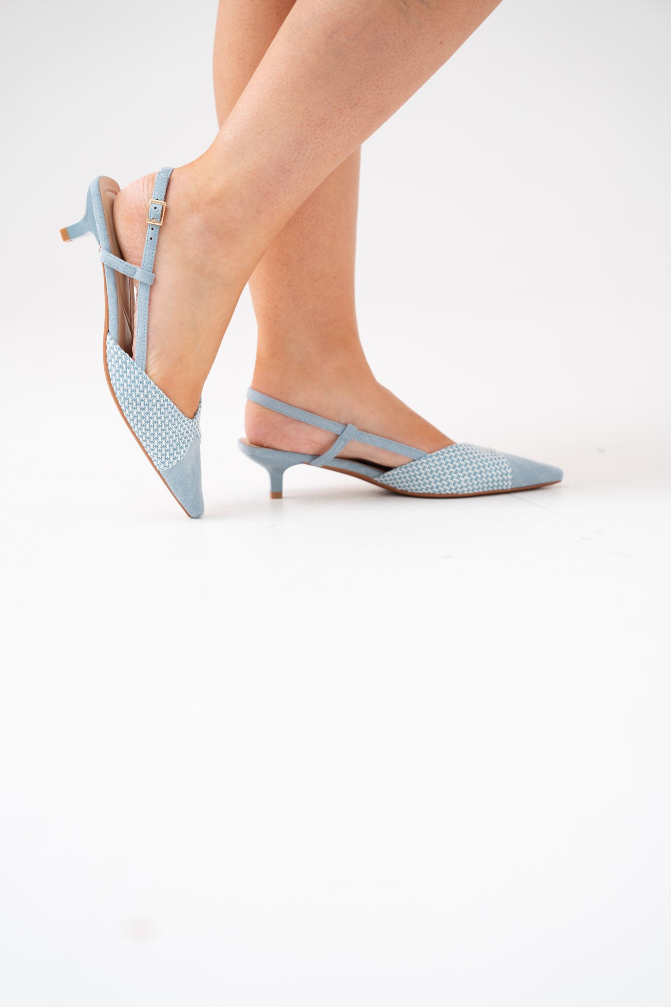 Izzy Woven Contrast Toe Slingback In Blue