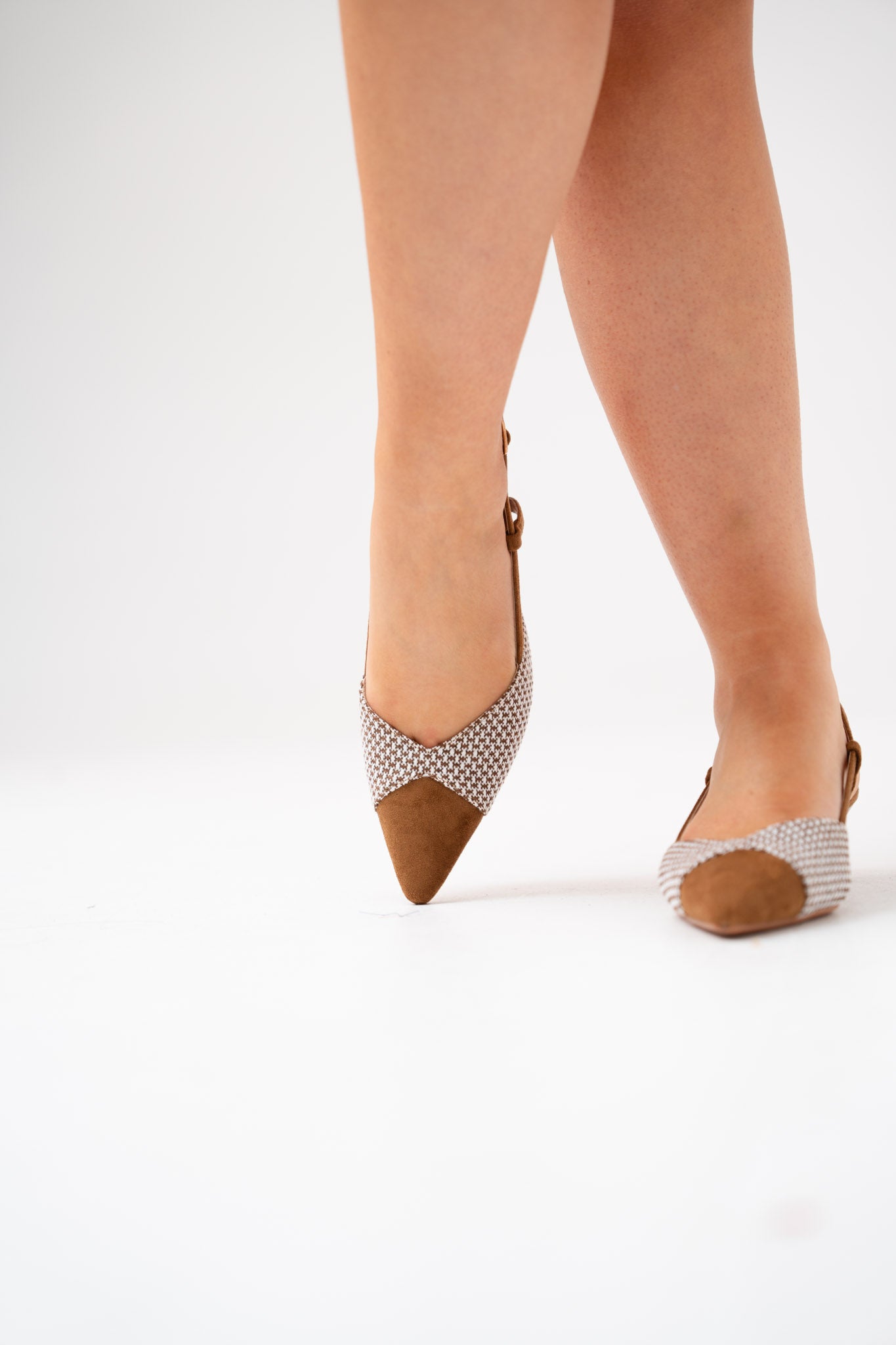 Izzy Woven Contrast Toe Slingback In Camel