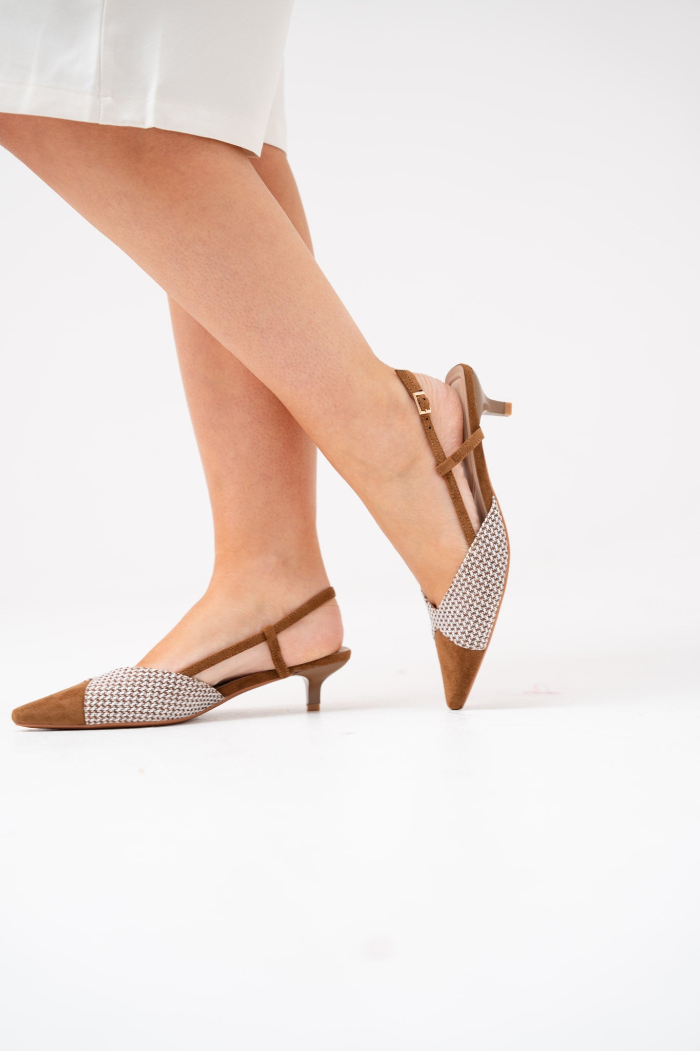 Izzy Woven Contrast Toe Slingback In Camel