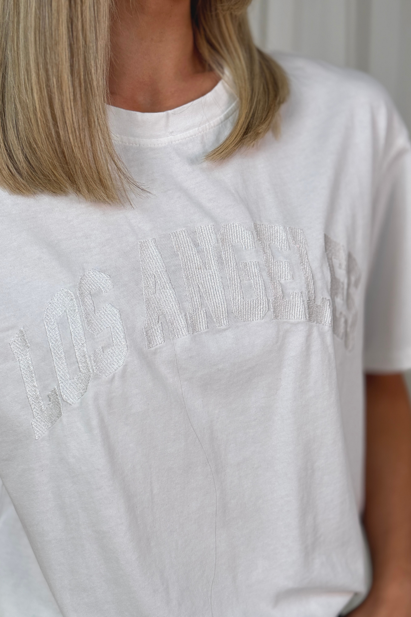 Millie Los Angeles Embossed T-Shirt In White