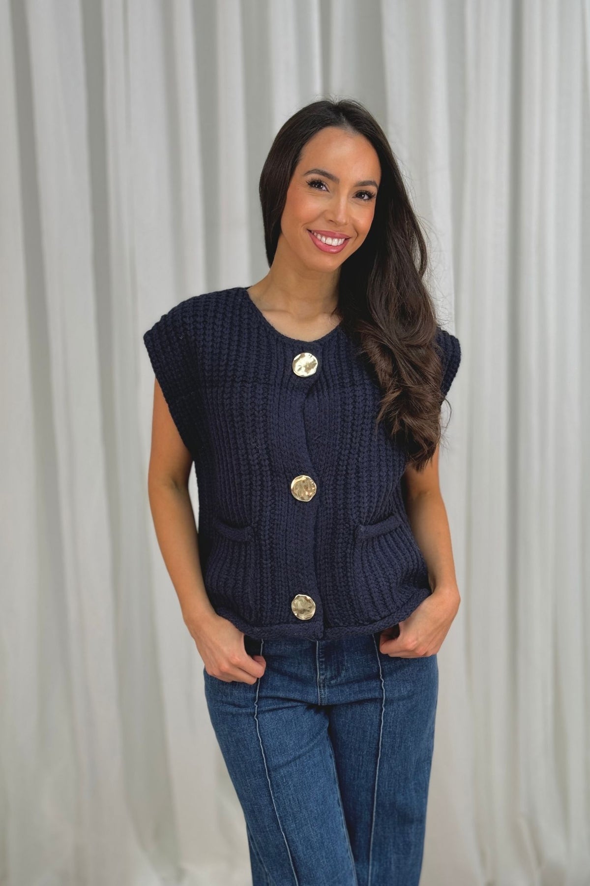 Kendra Sleeveless Ribbed Cardigan In Navy