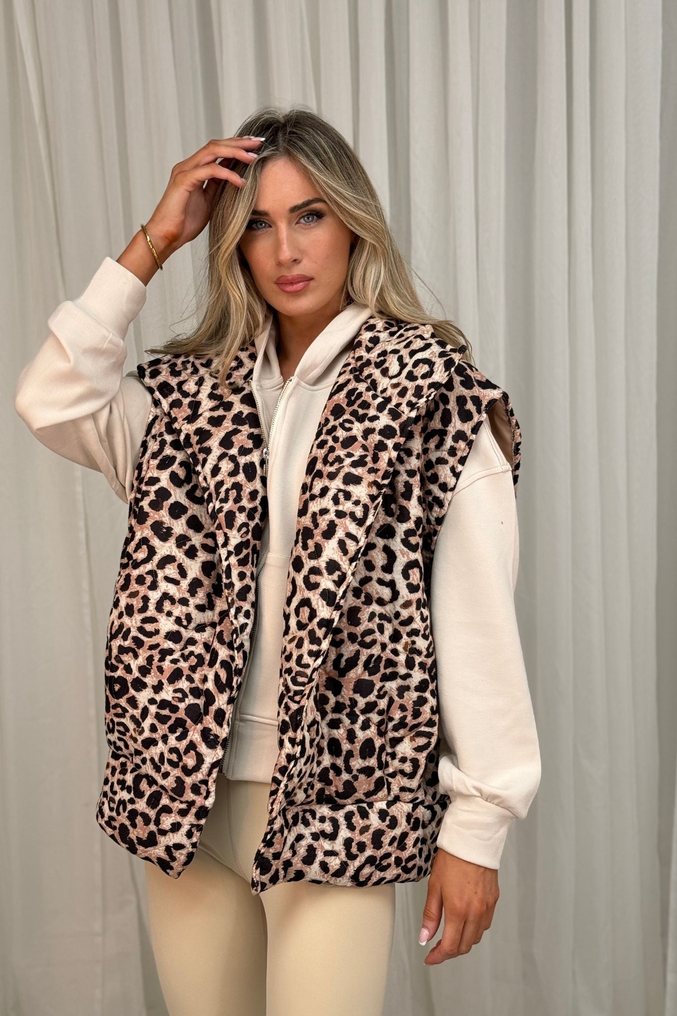 Poppy Sleeveless Jacket In Leopard Print