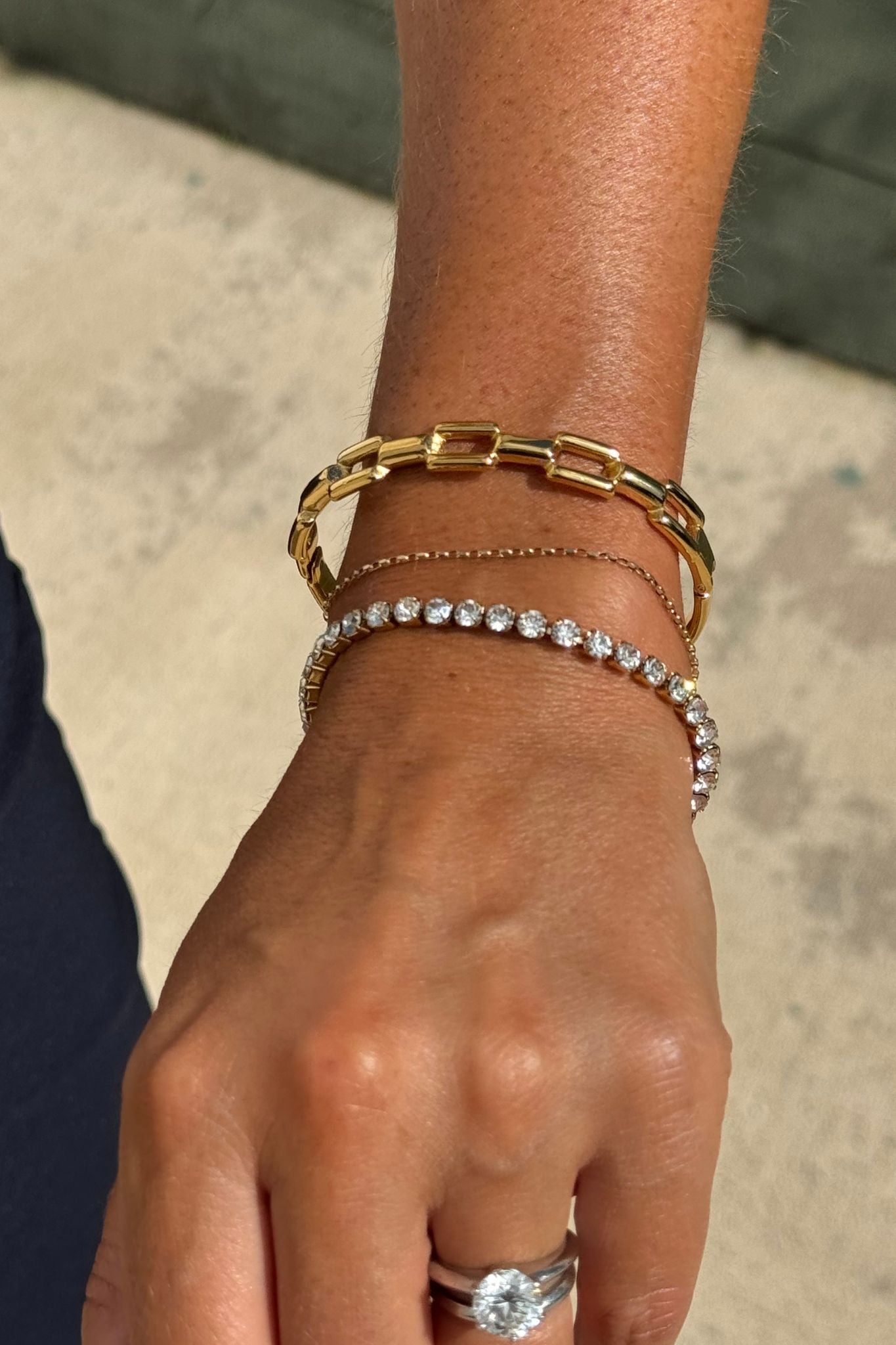 Olive Linked Bangle In Gold