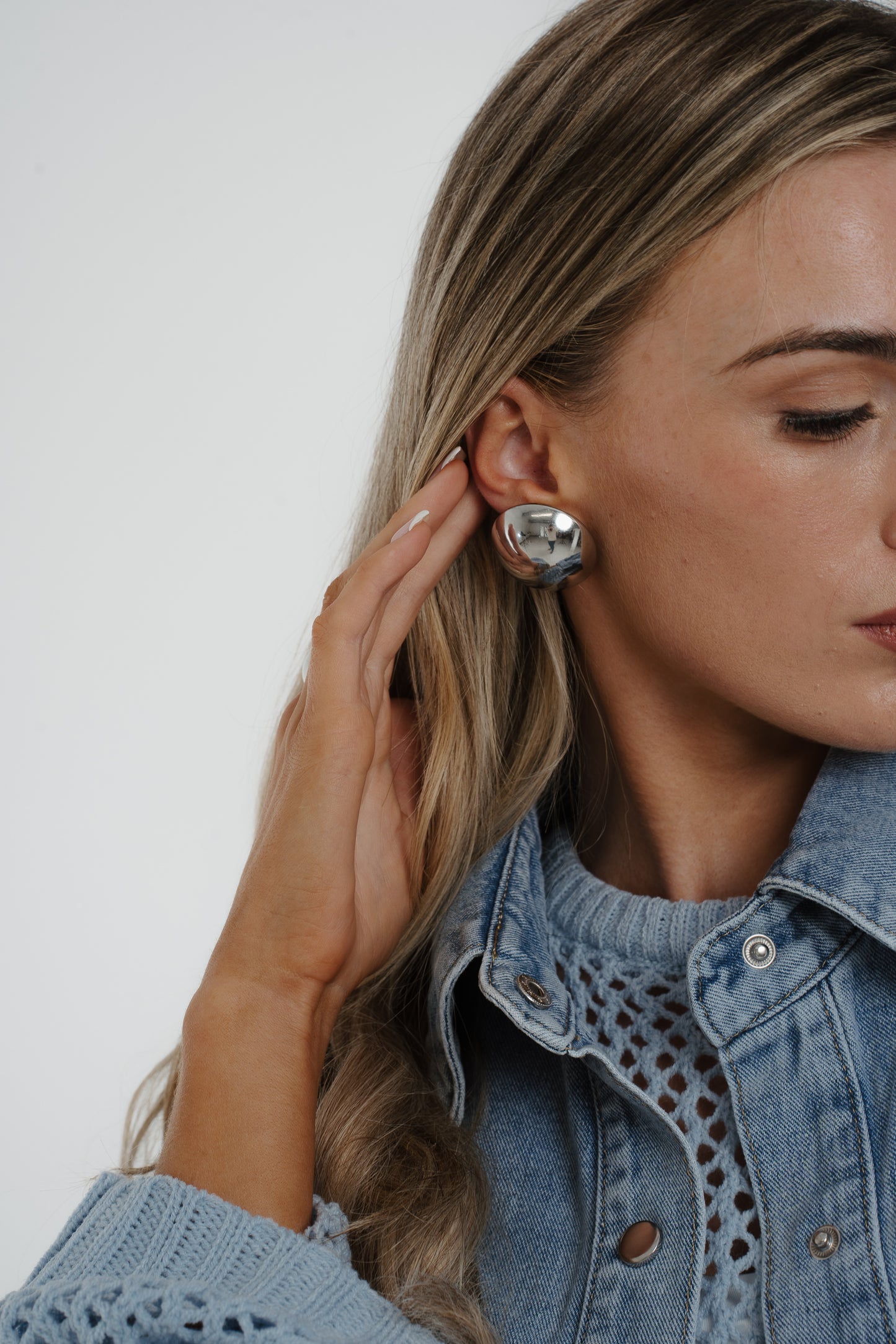 Mona Circle Earrings In Silver