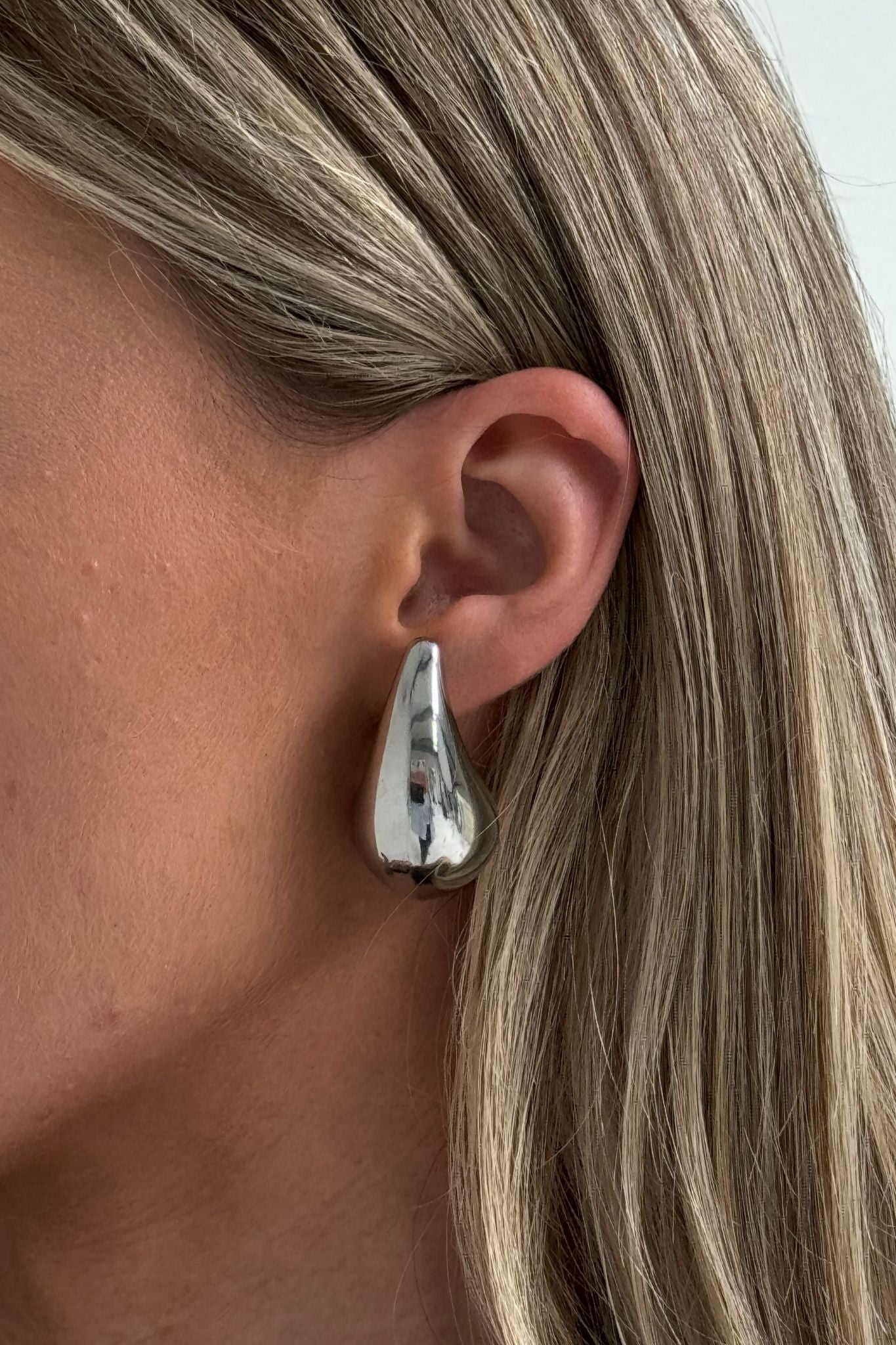 Erin Tear Drop Earring In Silver