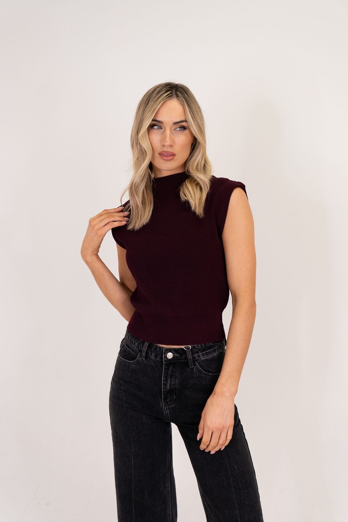 Lila Sleeveless Knit In Wine