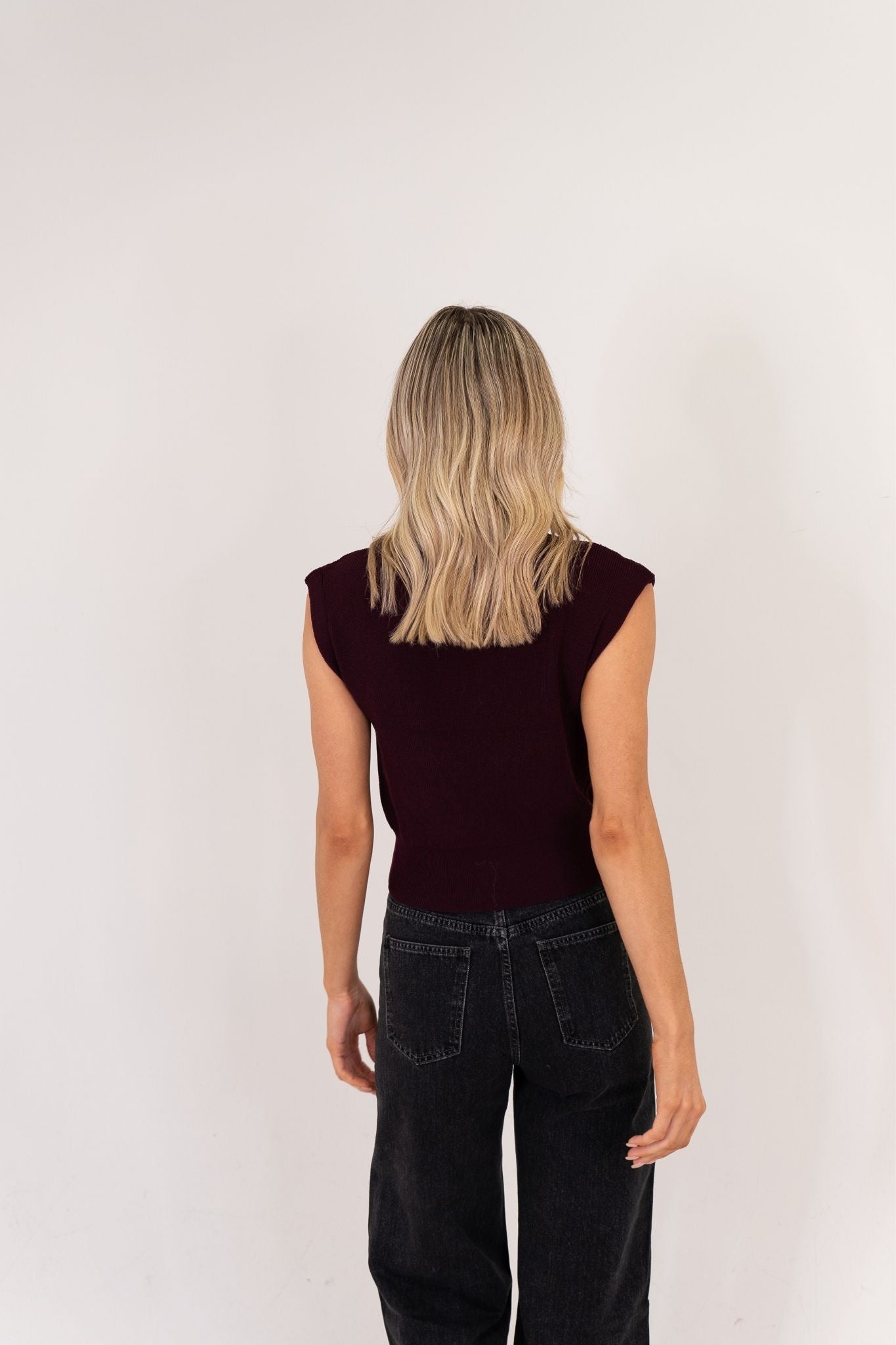 Lila Sleeveless Knit In Wine