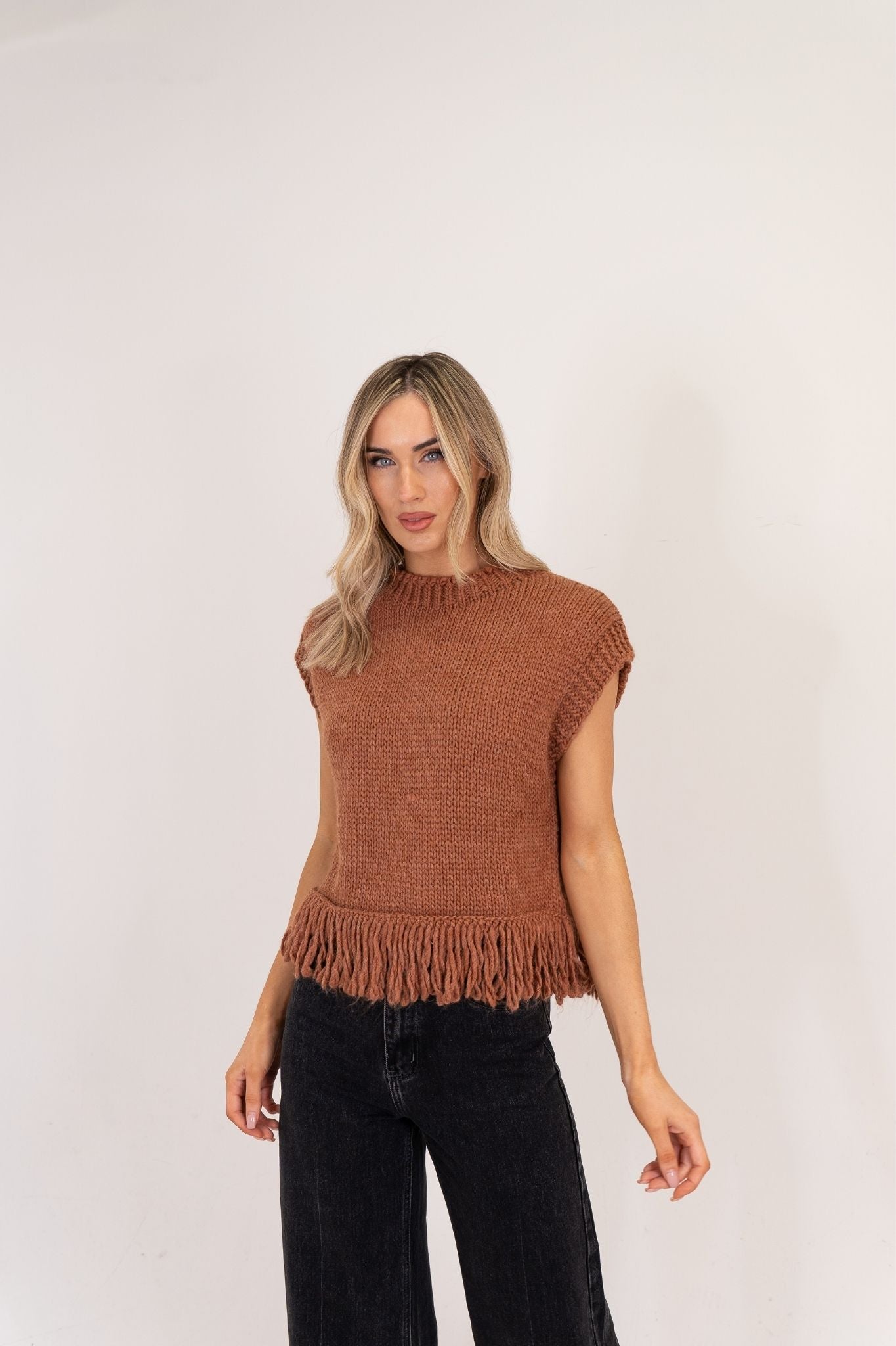 Leah Sleeveless Fringed Knit In Rust