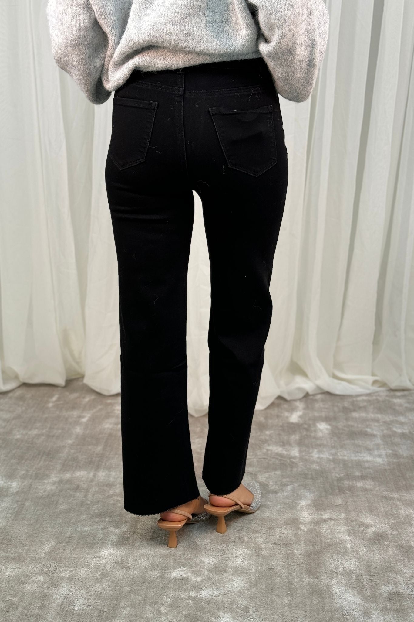 Lynne Wide Leg Jeans In Black