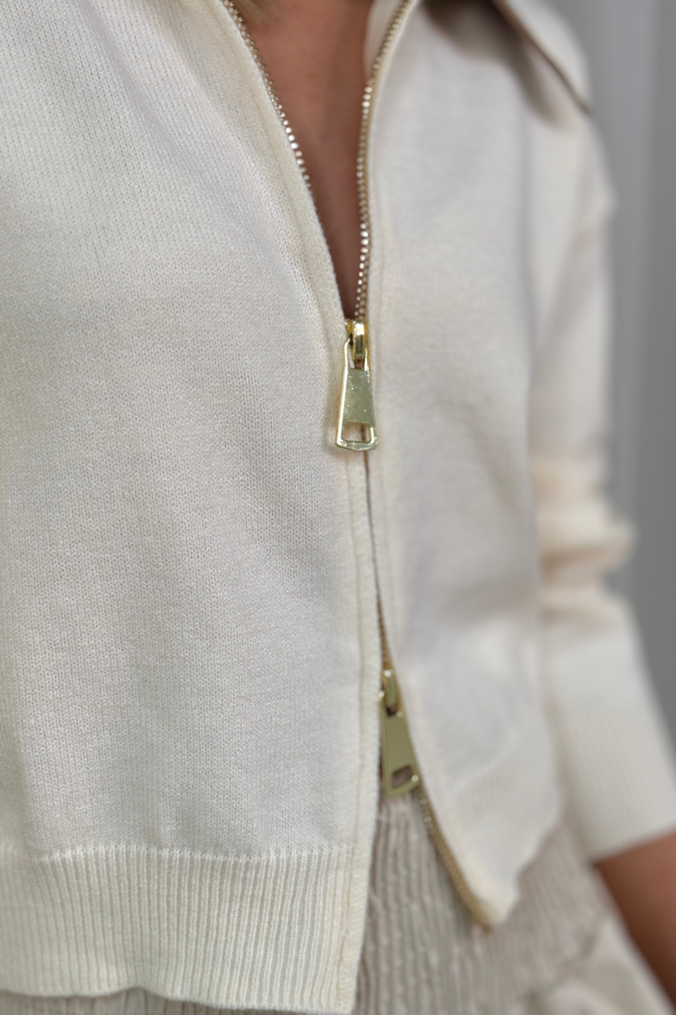 Holly Zip Cardigan In Cream