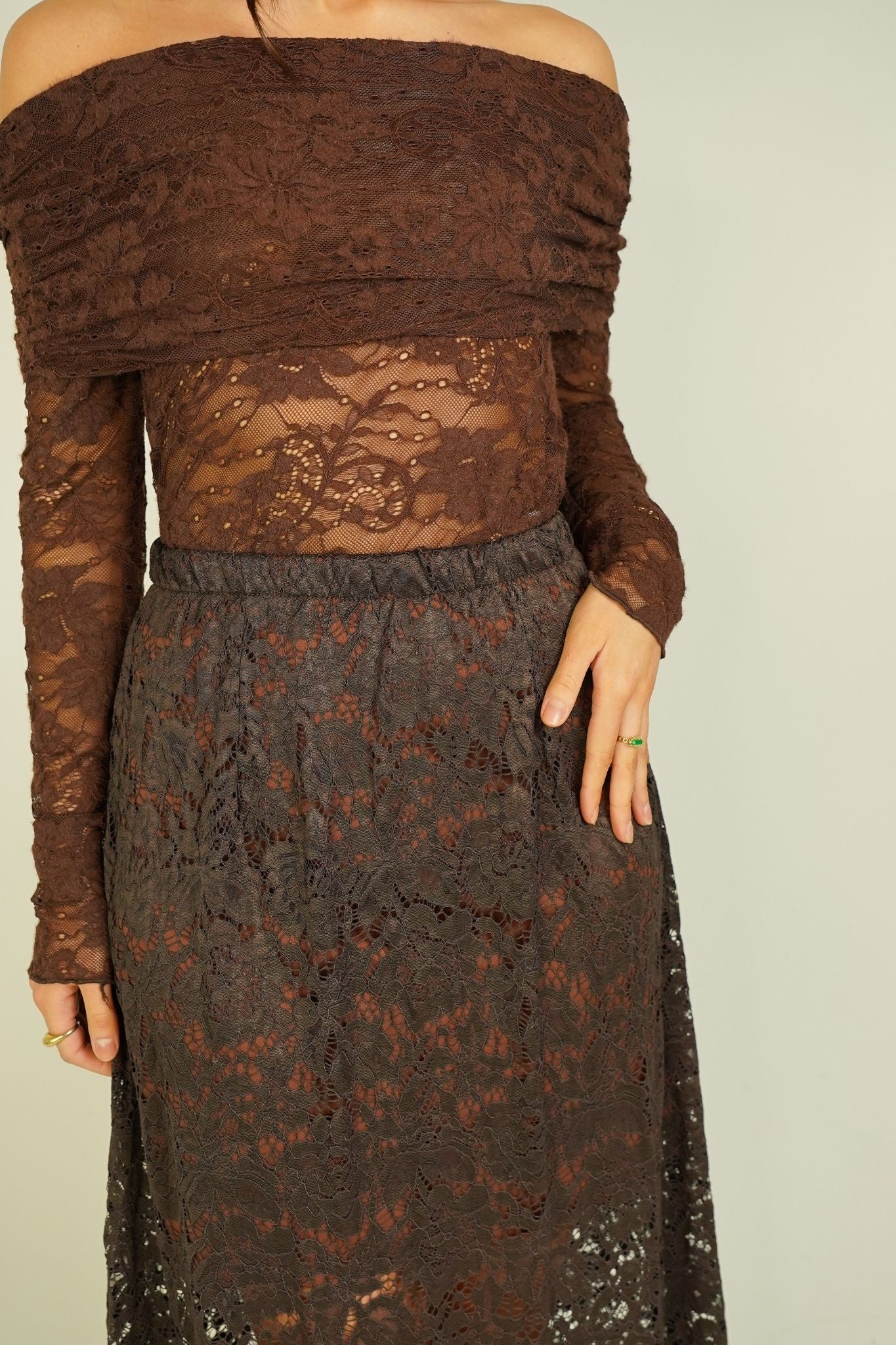 Kiera Lace Bardot Top In Chocolate