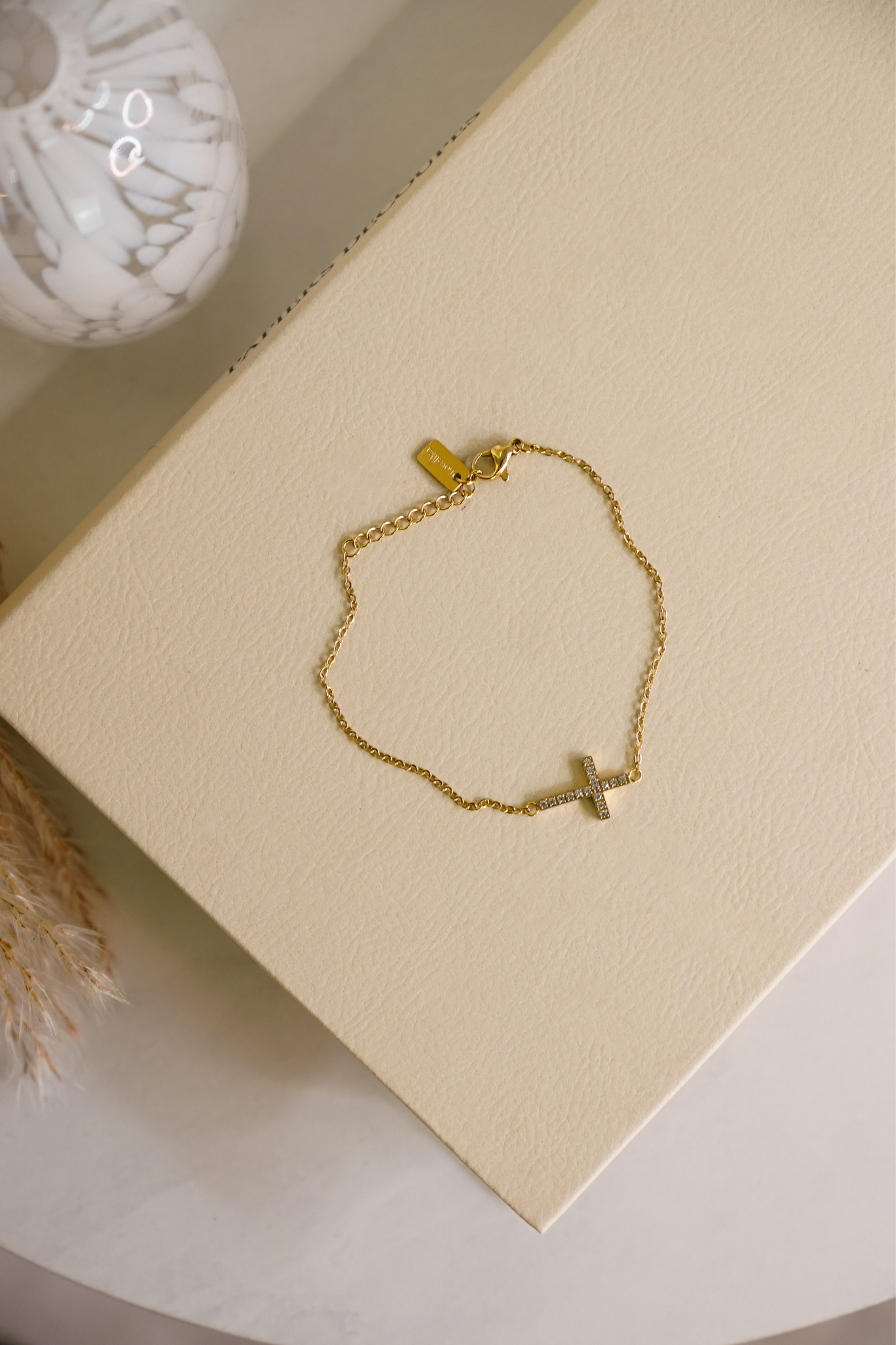 Olive Cross Bracelet In Gold