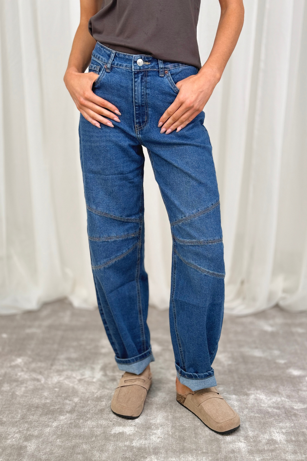 Freya Barrel Leg Jeans In Mid Wash