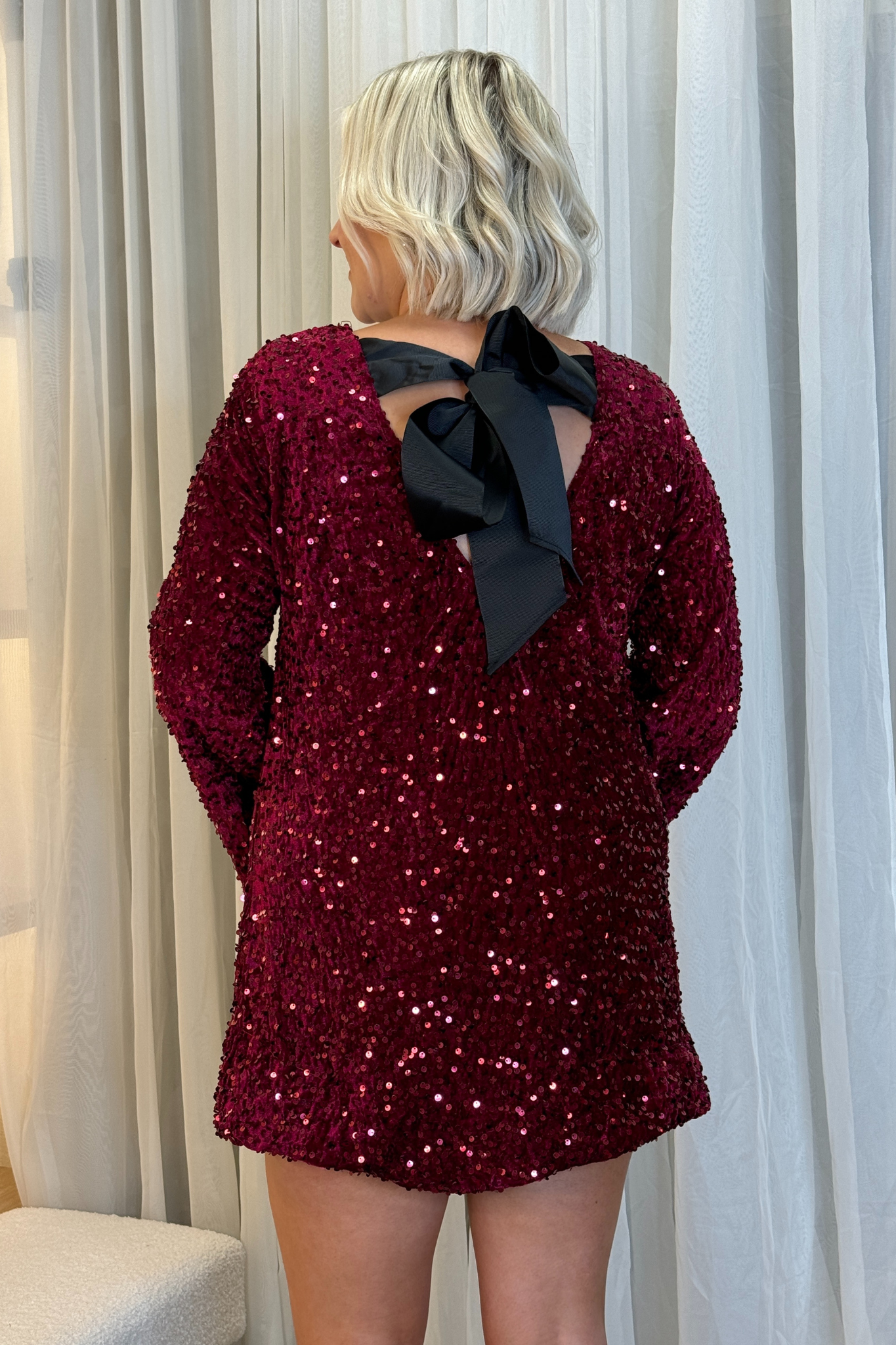 Kendra Bow Detail Sequin Dress In Bordeaux