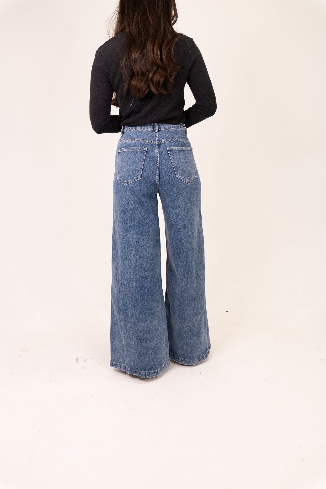 Lynne Extra Wide Leg Jeans In Mid Wash