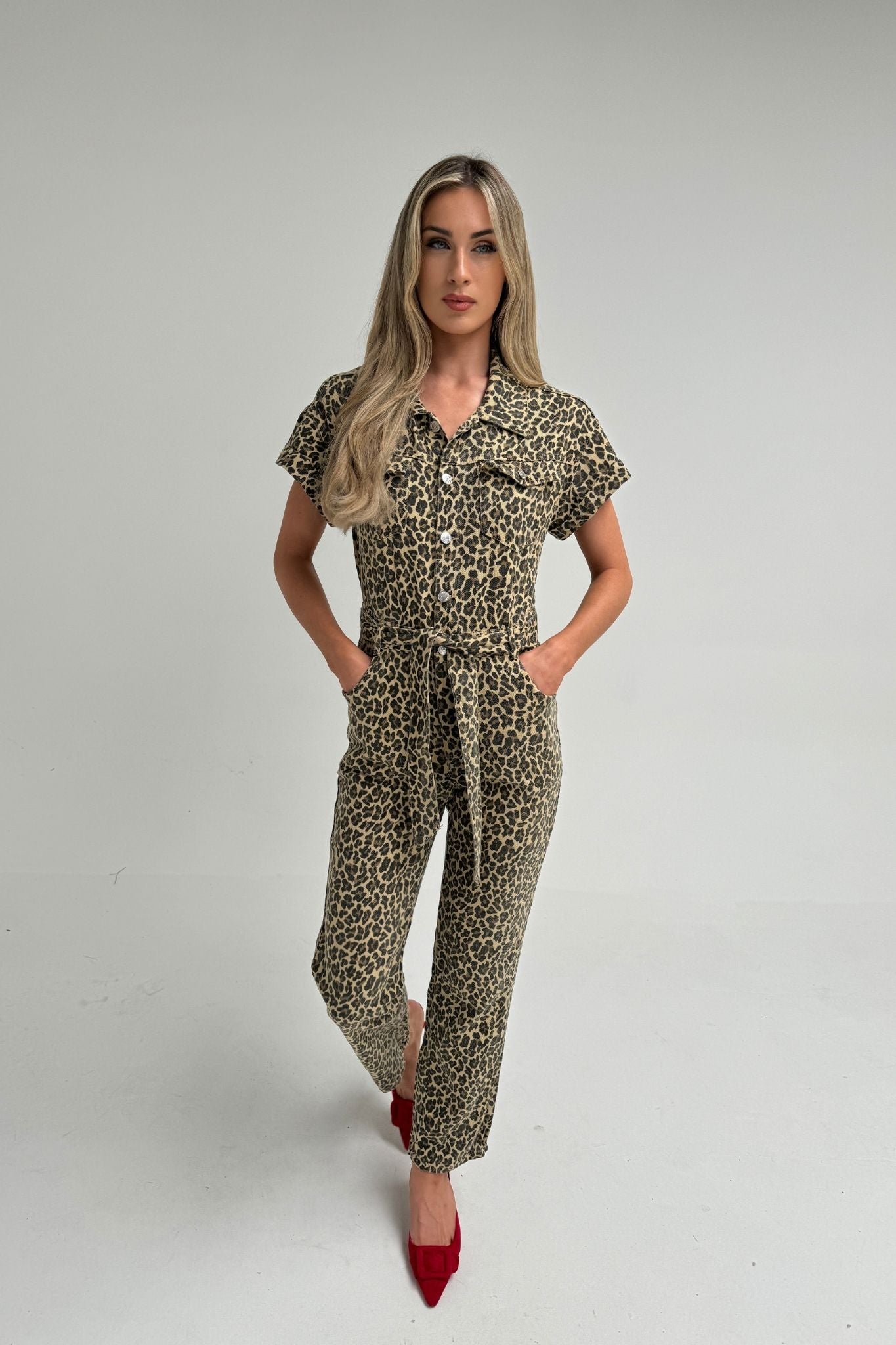 Cora Short Sleeve Jumpsuit In Leopard Print