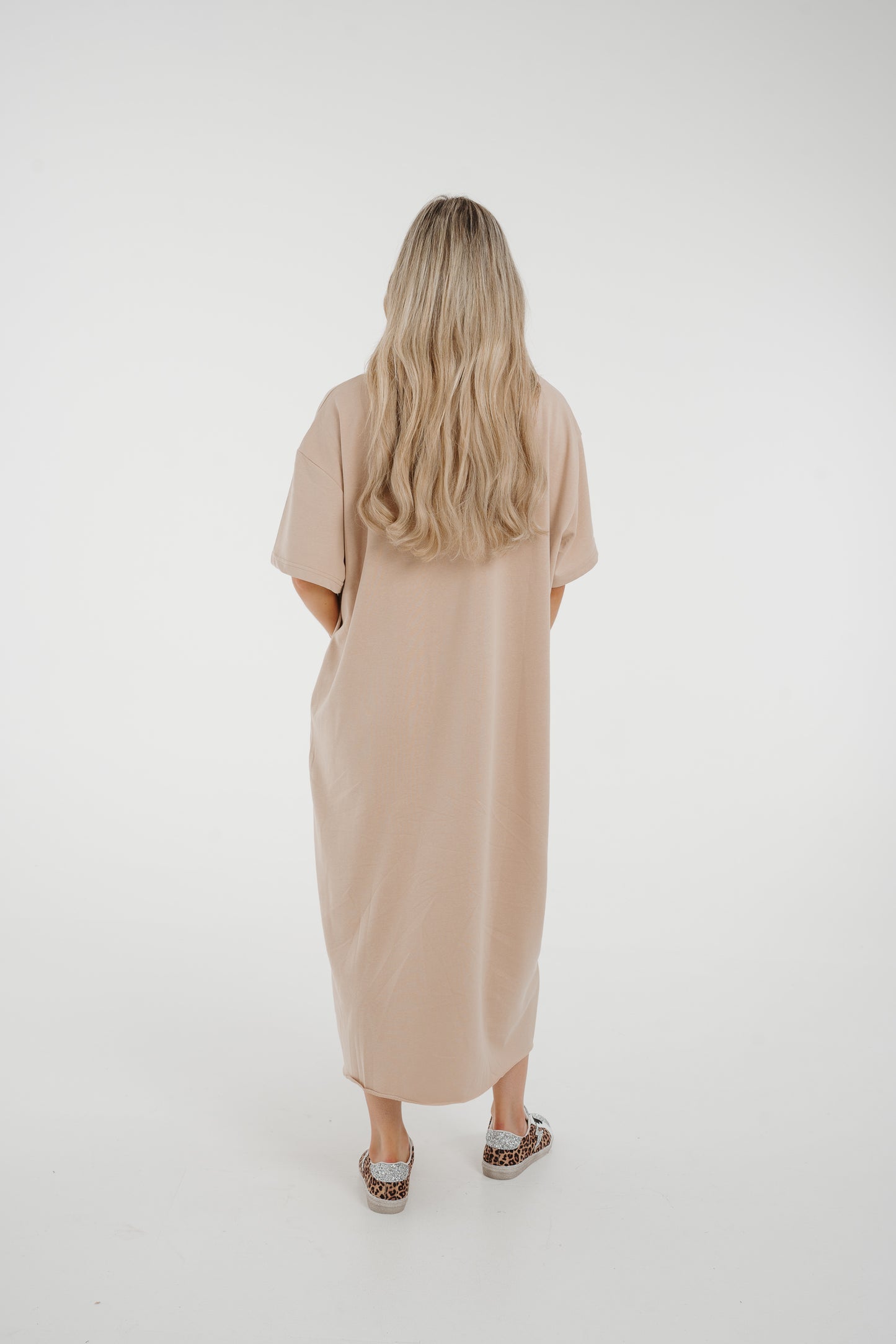Jane T-Shirt Dress In Camel