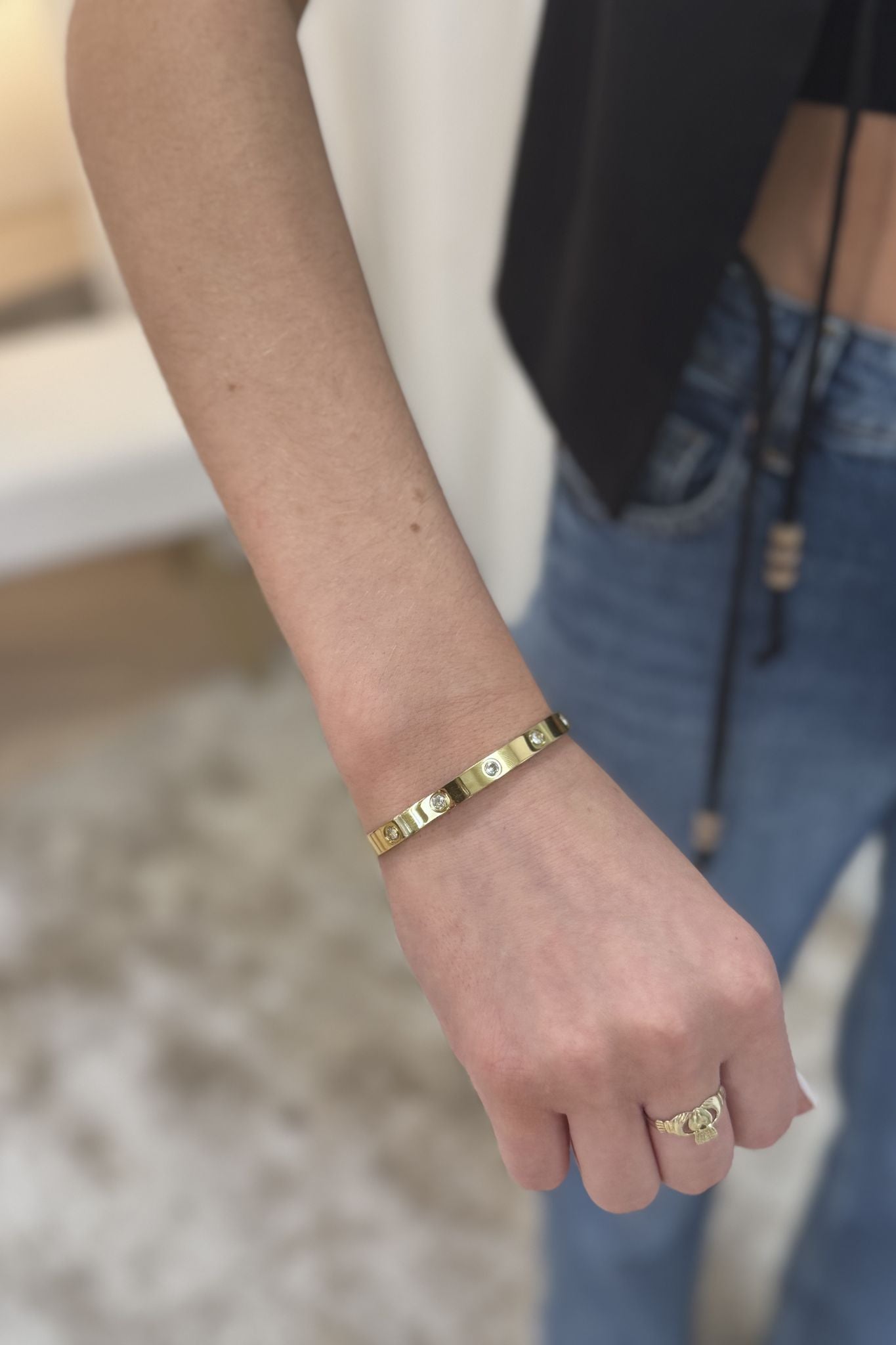 Olive Embellished Bangle In Gold