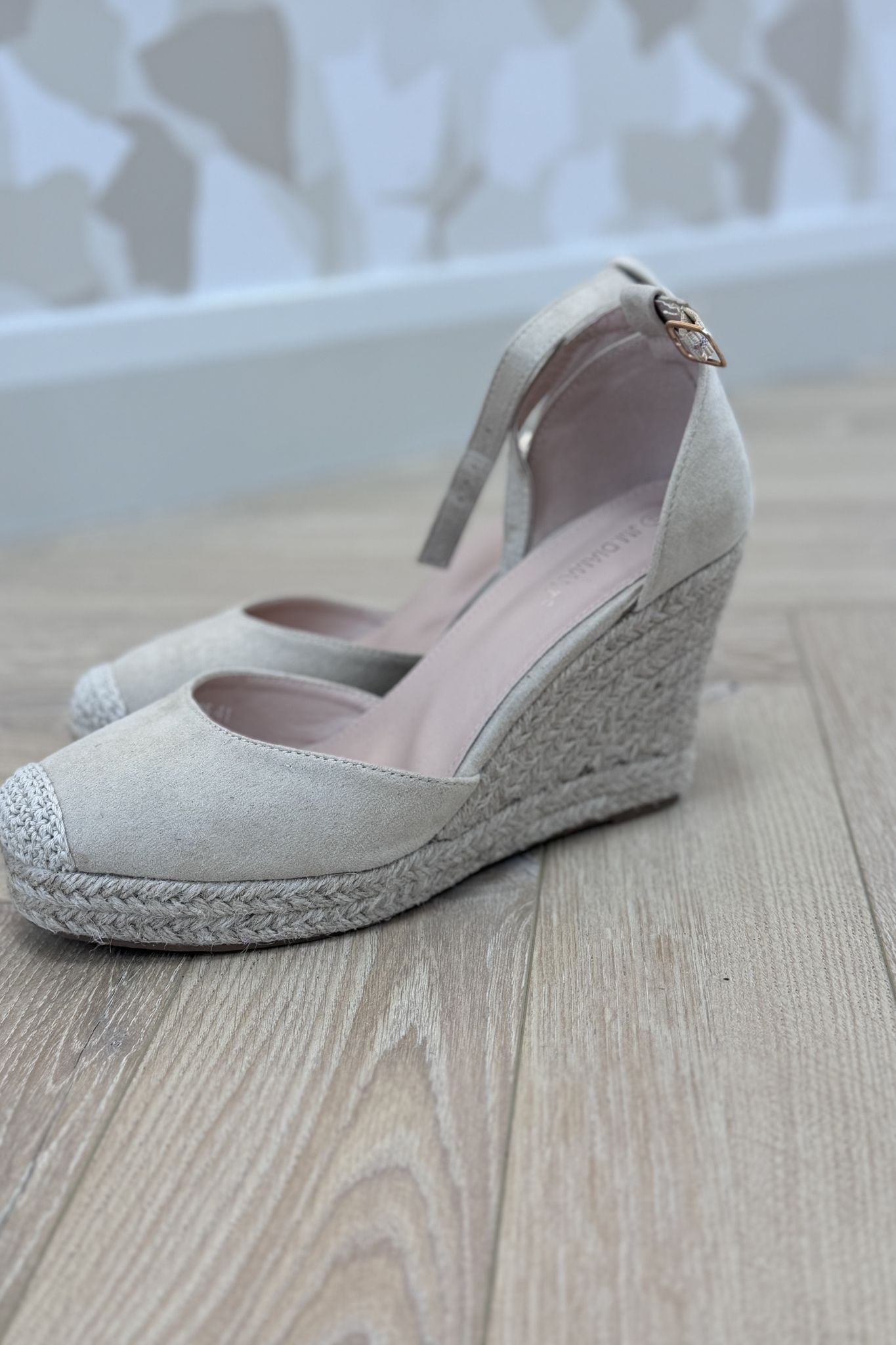 Polly Wedge In Neutral