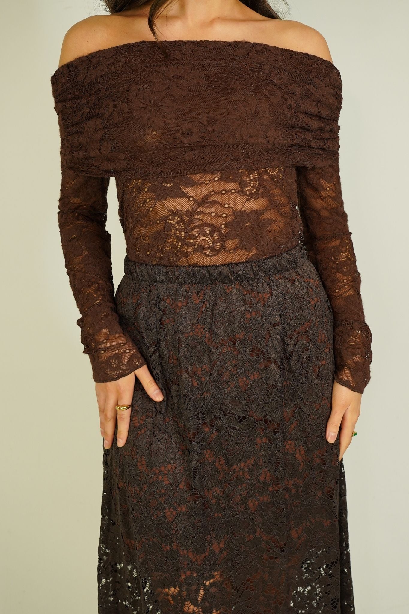 Kiera Lace Bardot Top In Chocolate