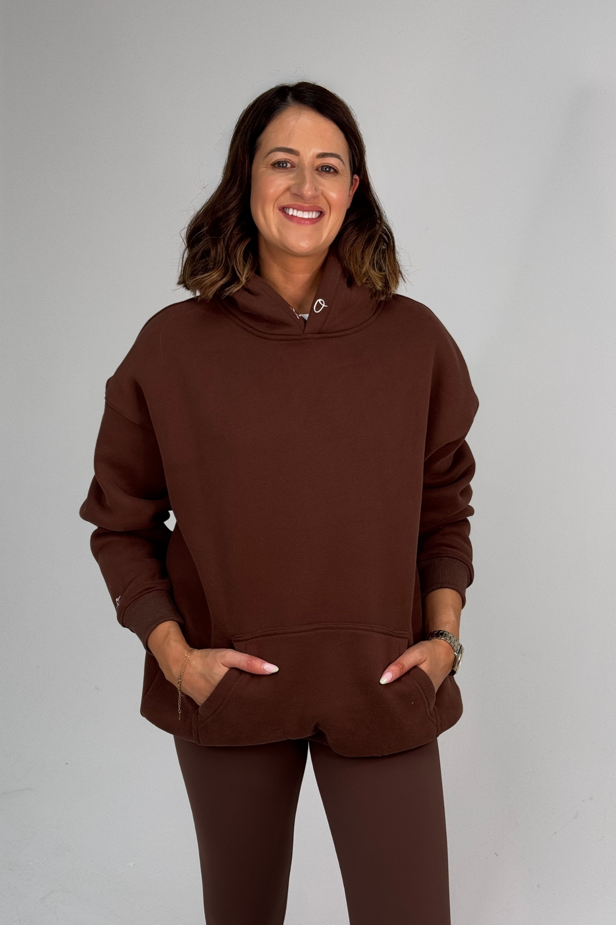 Love Laura Pullover Hoodie In Chocolate
