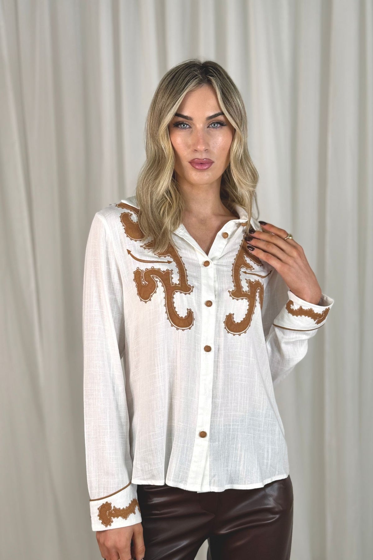 Megan Embroidered Shirt In White