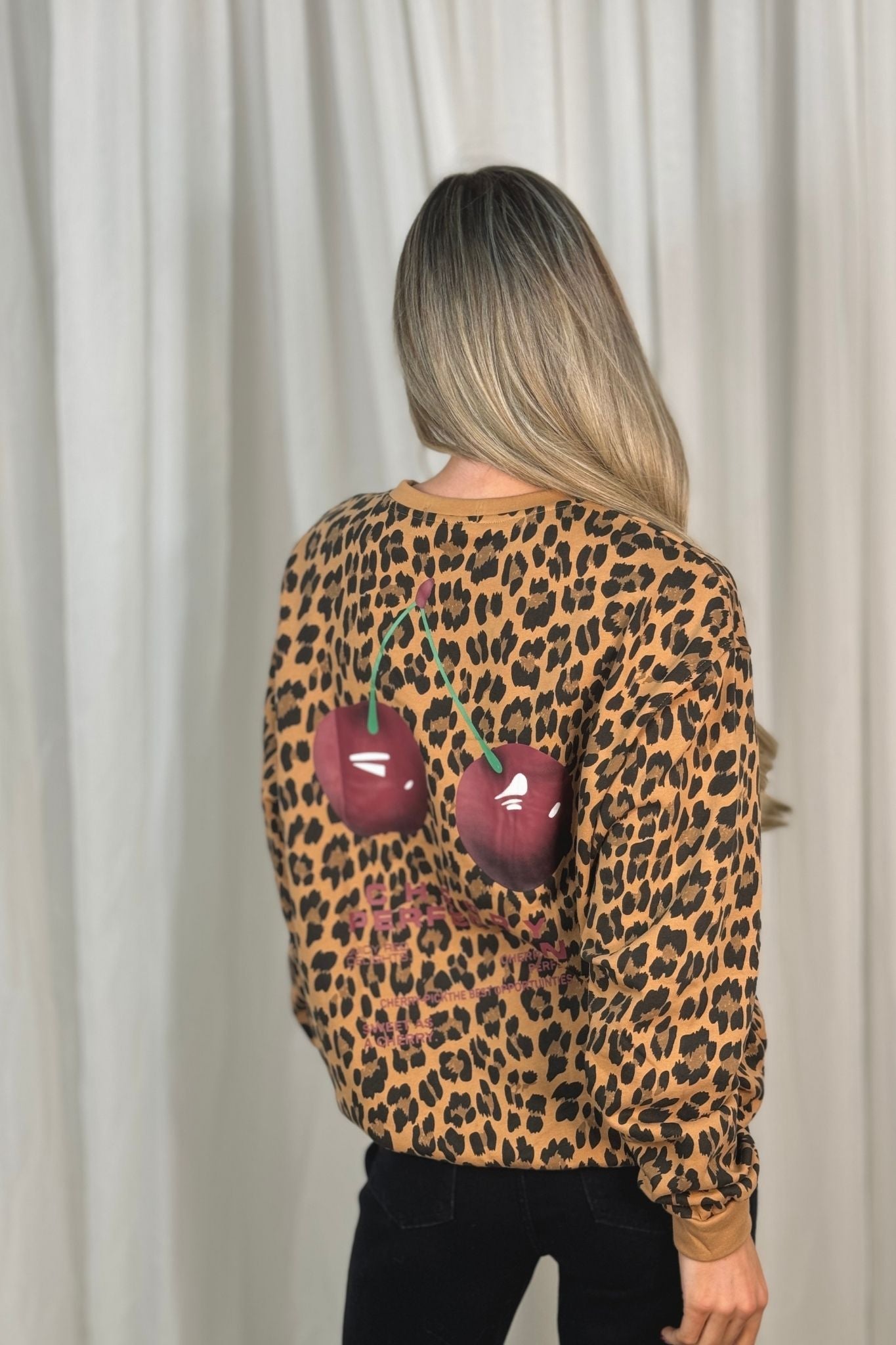 Melanie Leopard Print Sweatshirt In Camel