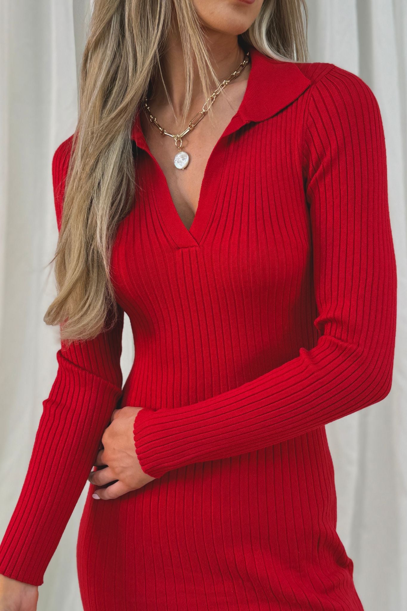 Caitlyn Pleated Dress With Collar In Red