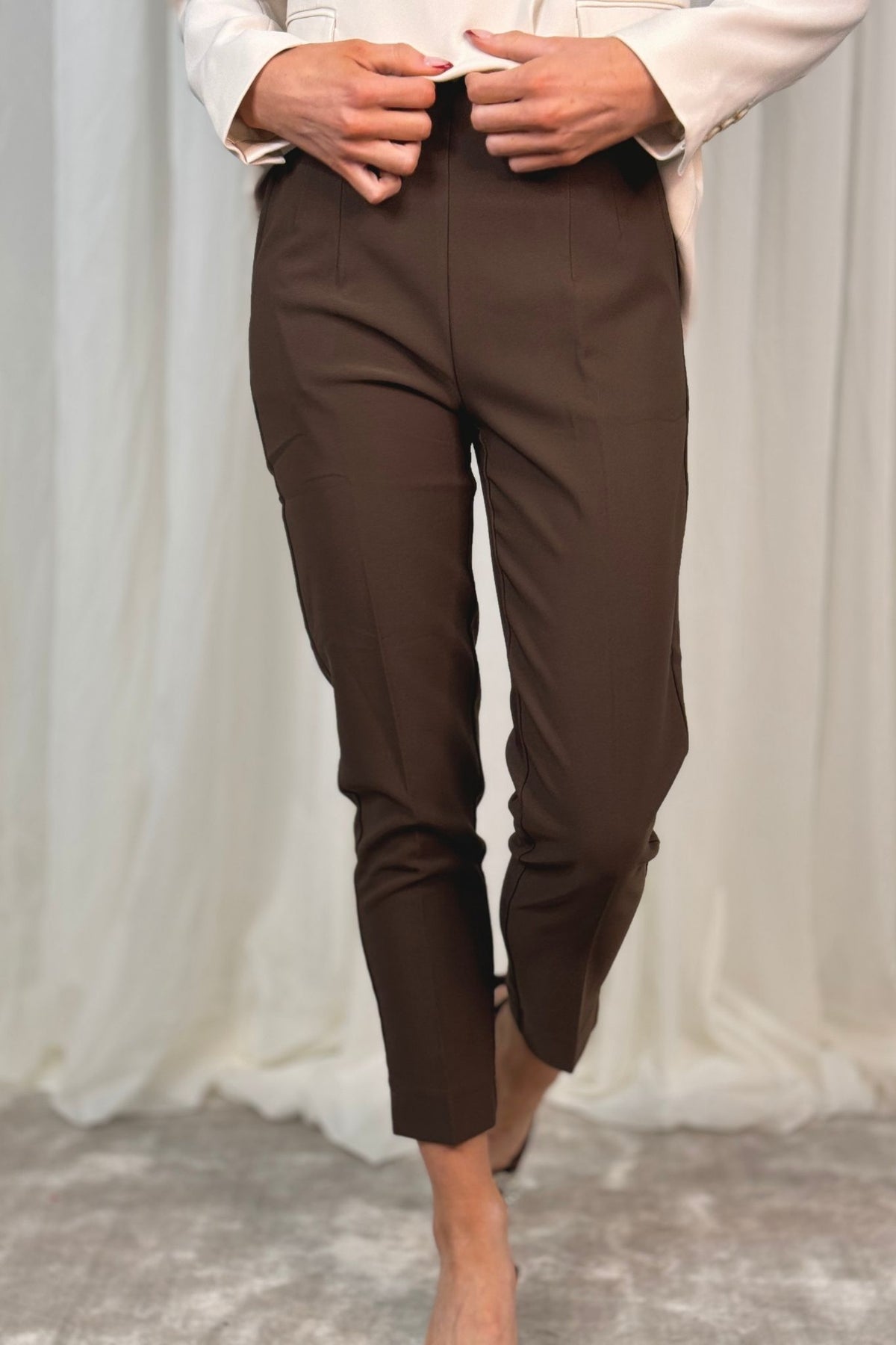 Maria Fitted Trousers In Dark Brown