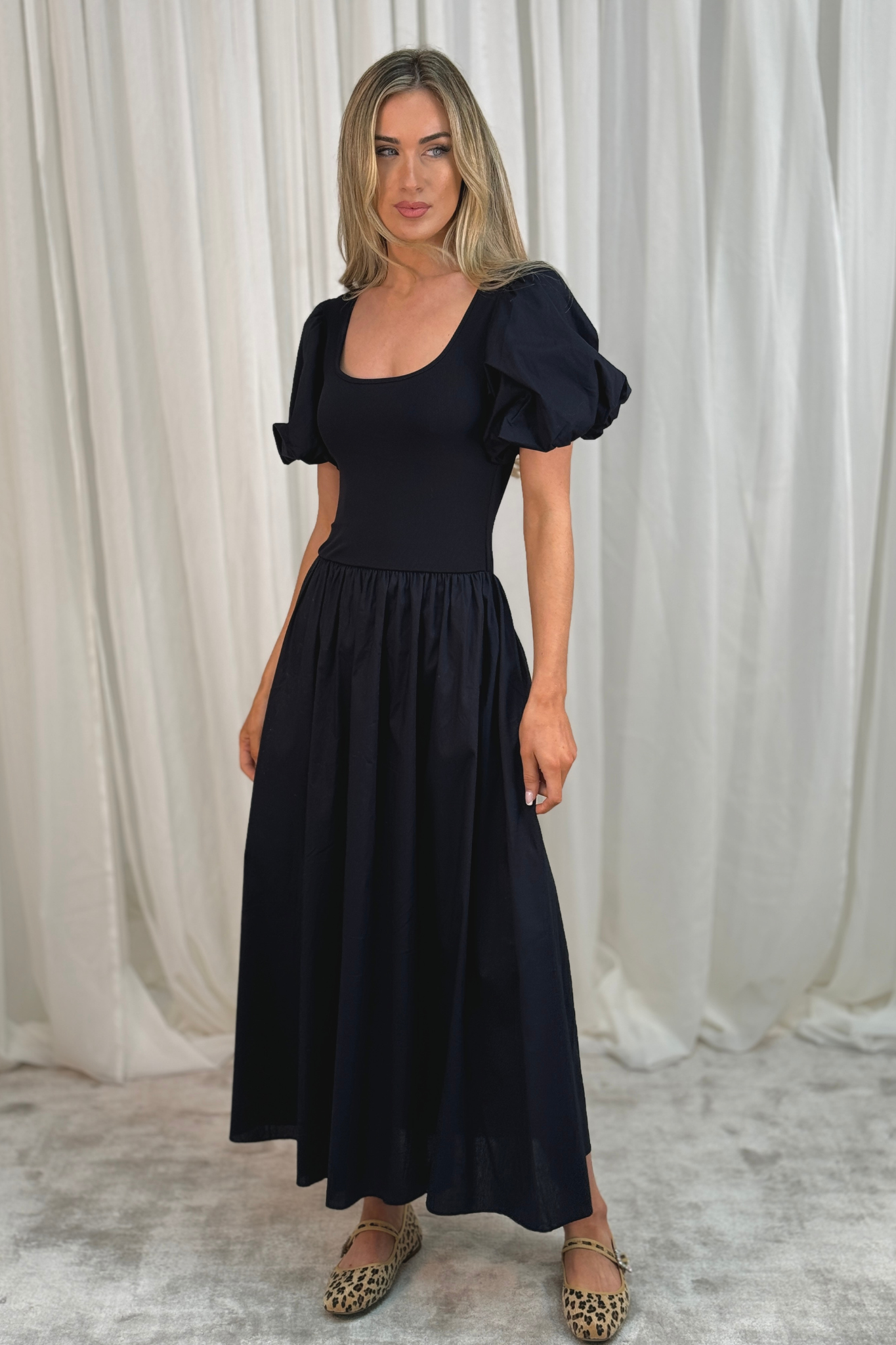 Leona Puff Sleeve Midi Dress In Navy