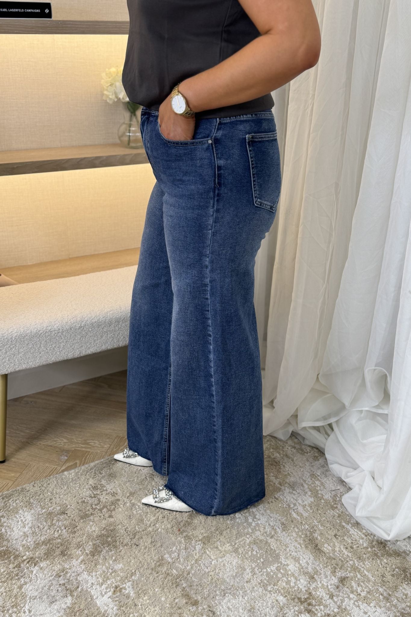 Lynne Wide Leg Jeans In Dark Wash