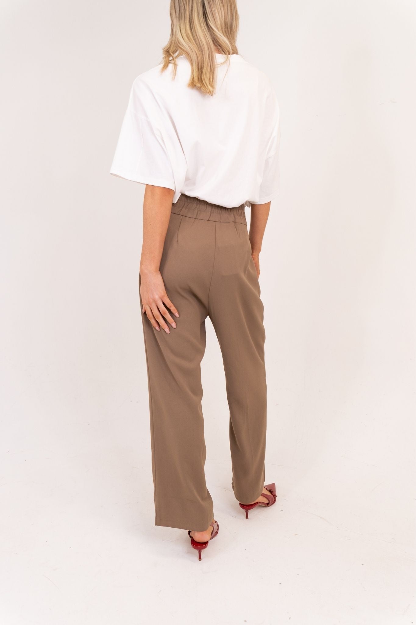 Willow Button Waist Trousers In Taupe