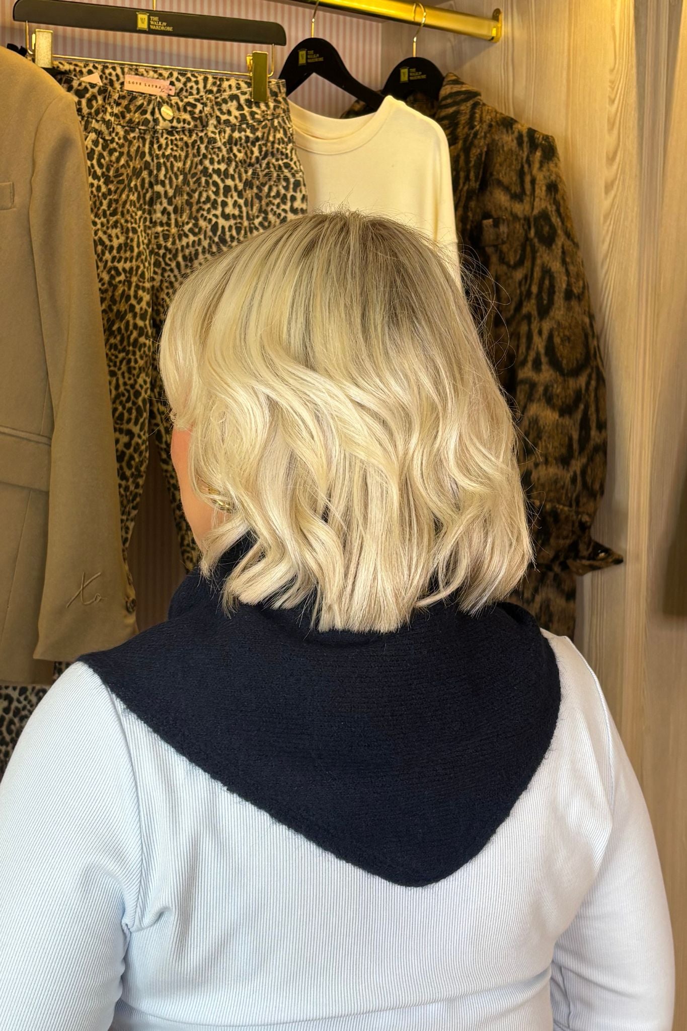 Kendra Knit Neck Scarf In Navy