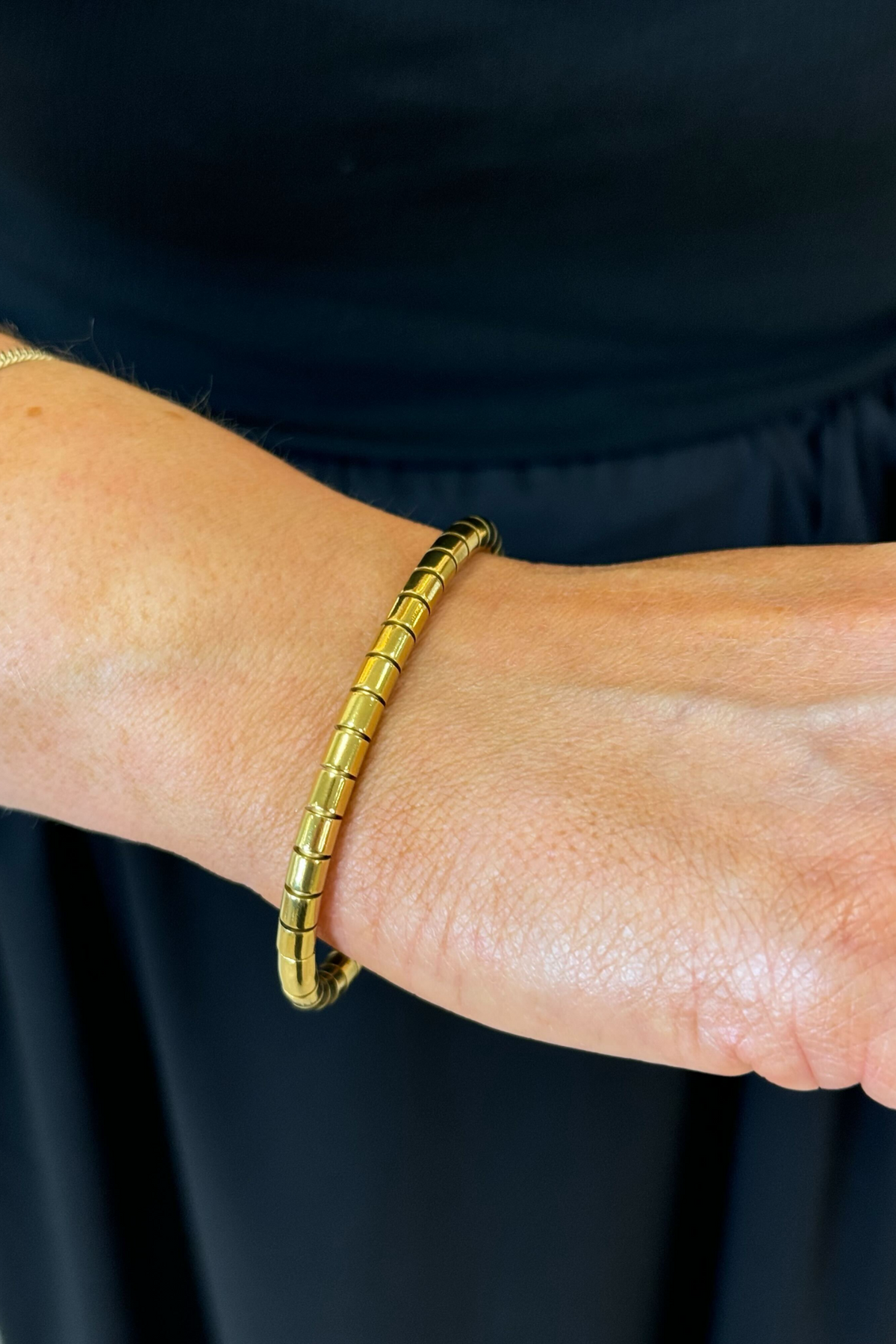 Olive Square Link Bangle In Gold