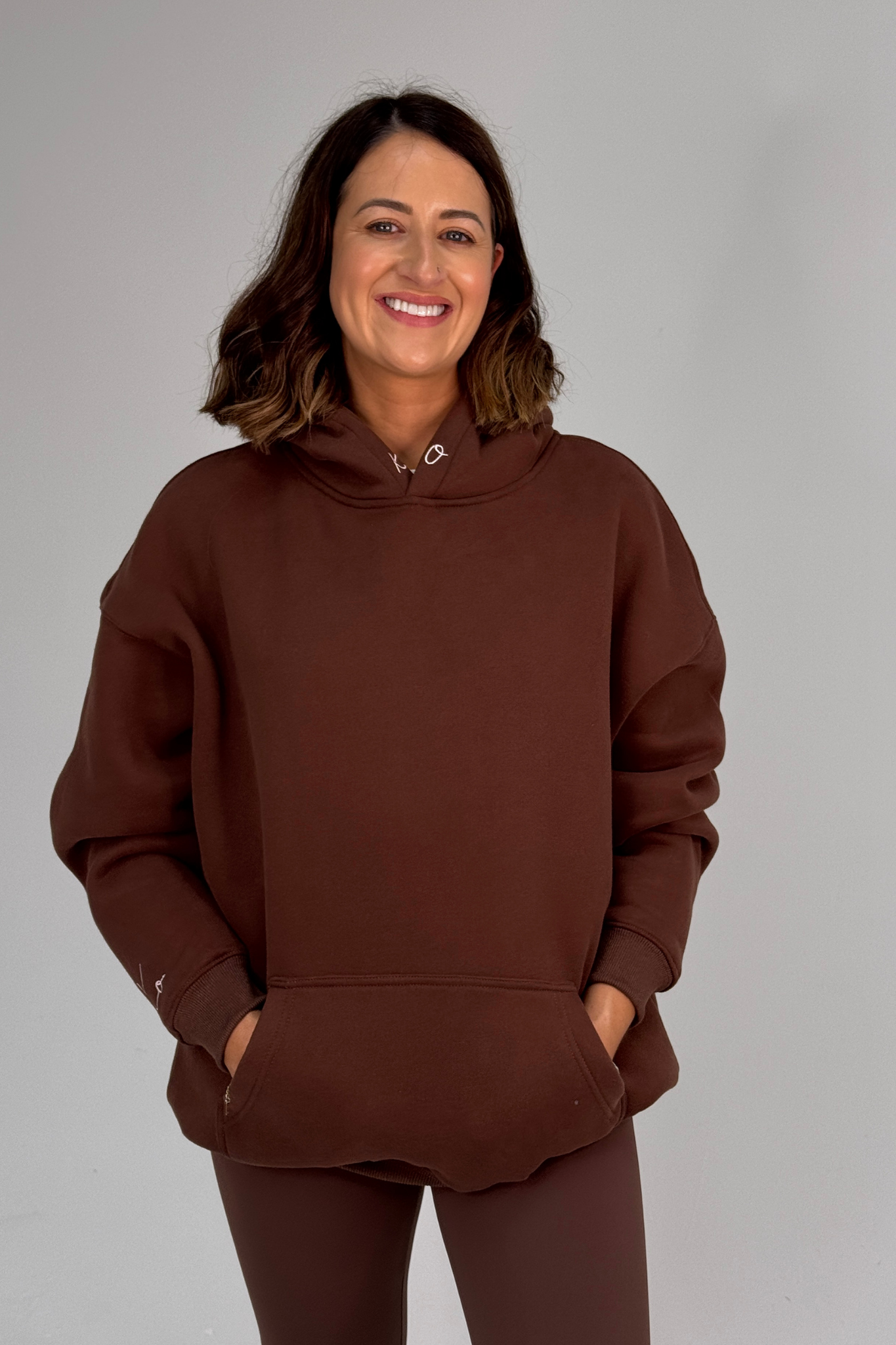 Love Laura Pullover Hoodie In Chocolate