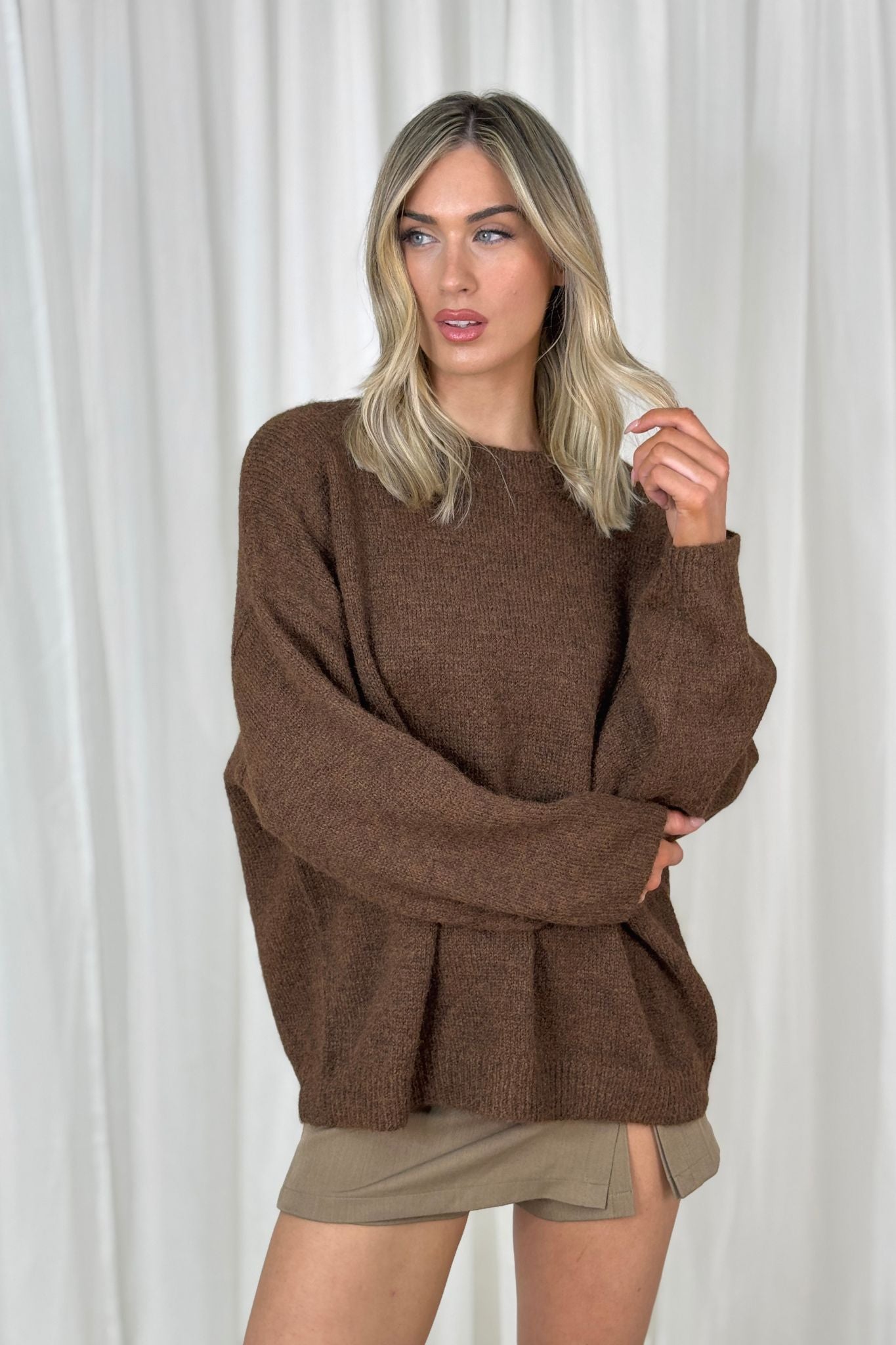 Megan Round Neck Jumper In Chocolate