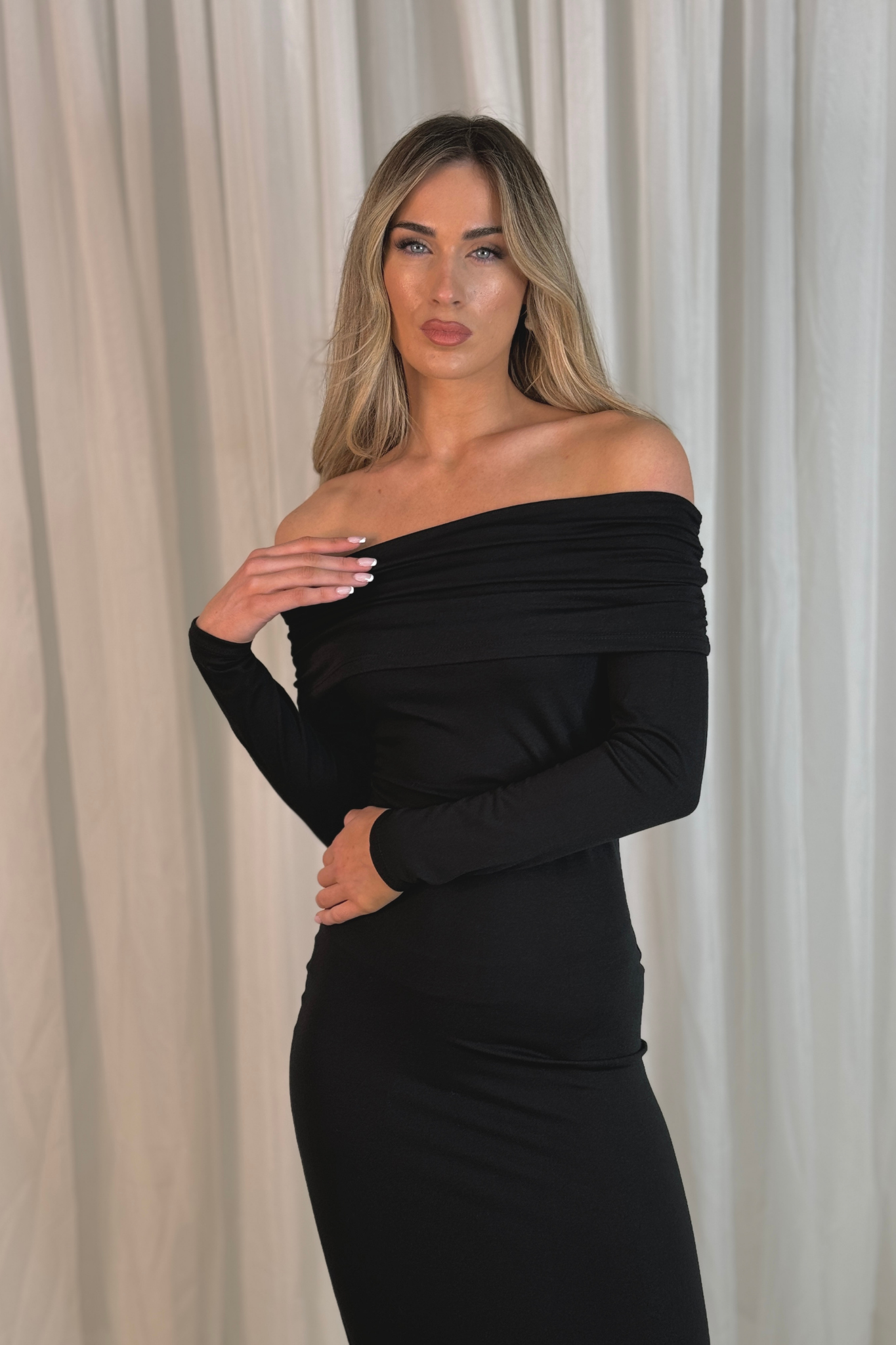 Erica Bardot Midi Dress In Black