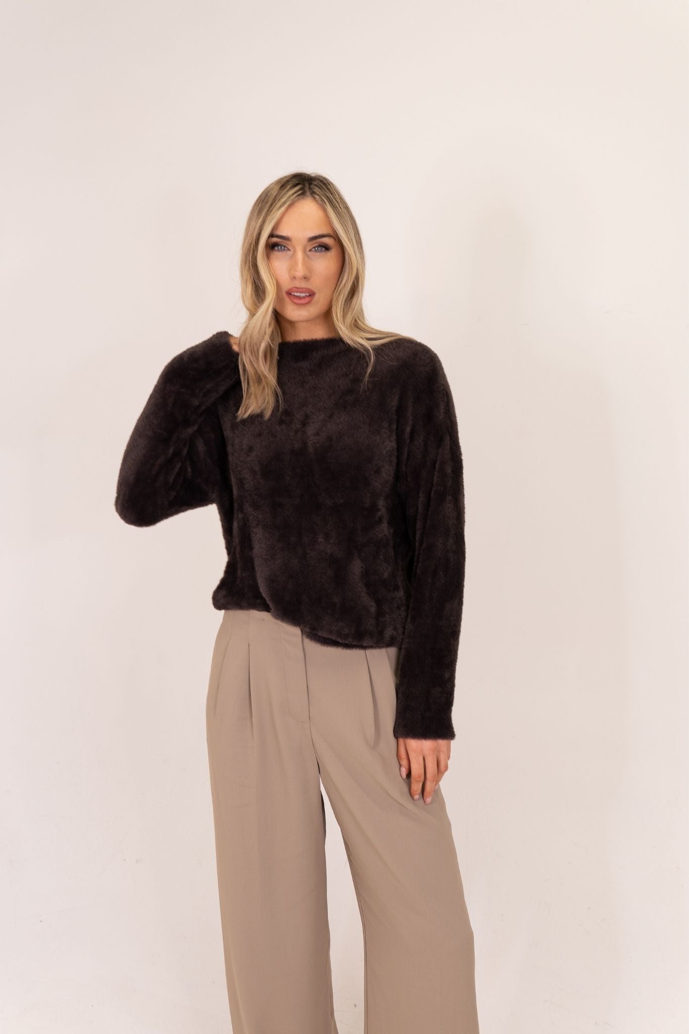 Leah Textured Jumper In Chocolate