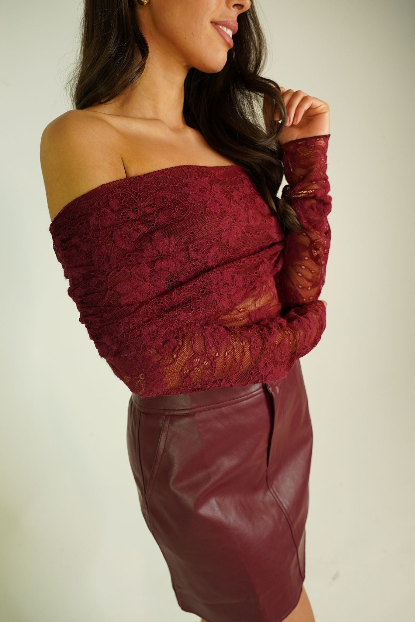 Kiera Lace Bardot Top In Bordeaux