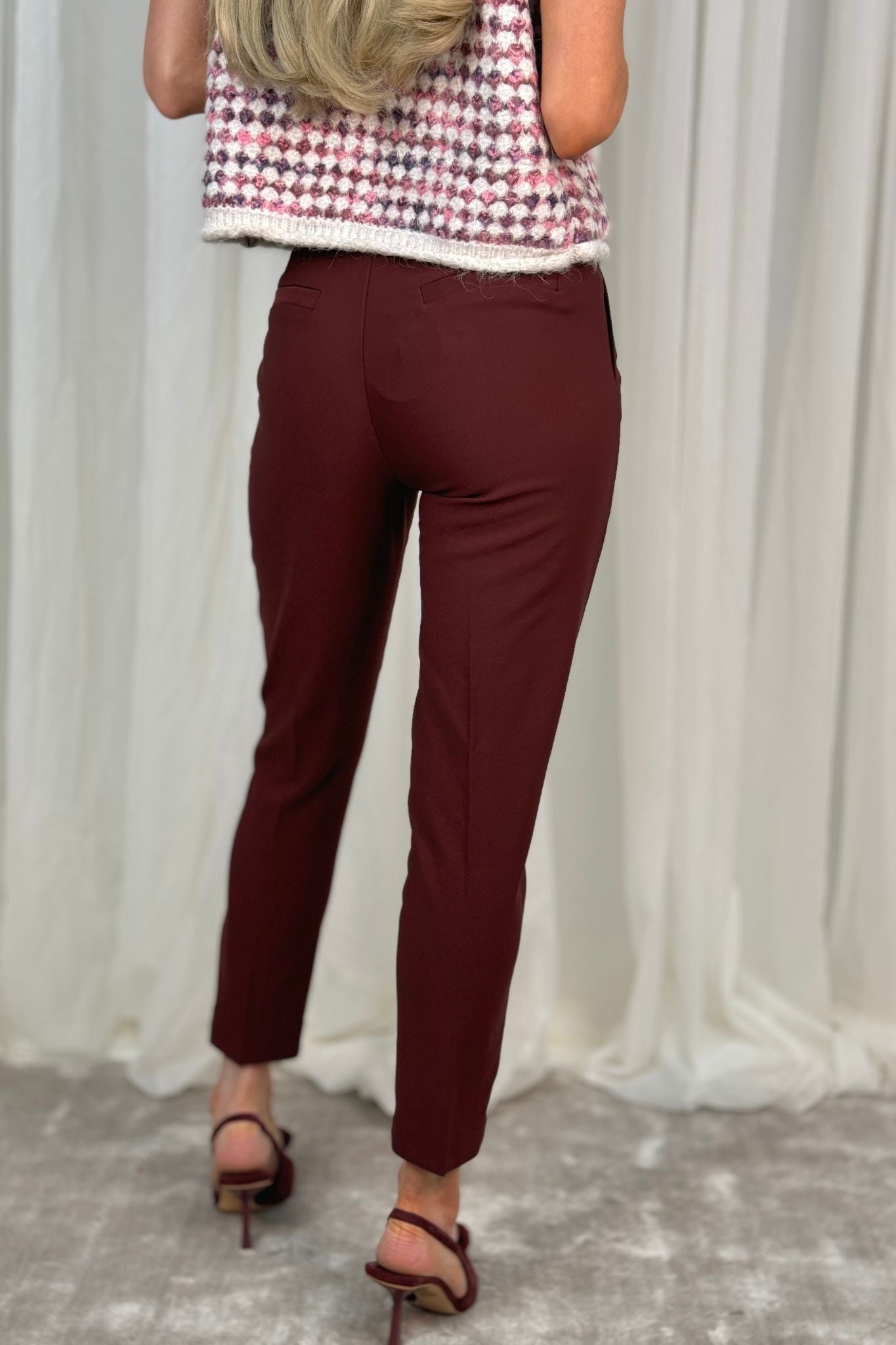 Maria Fitted Trousers In Burgundy