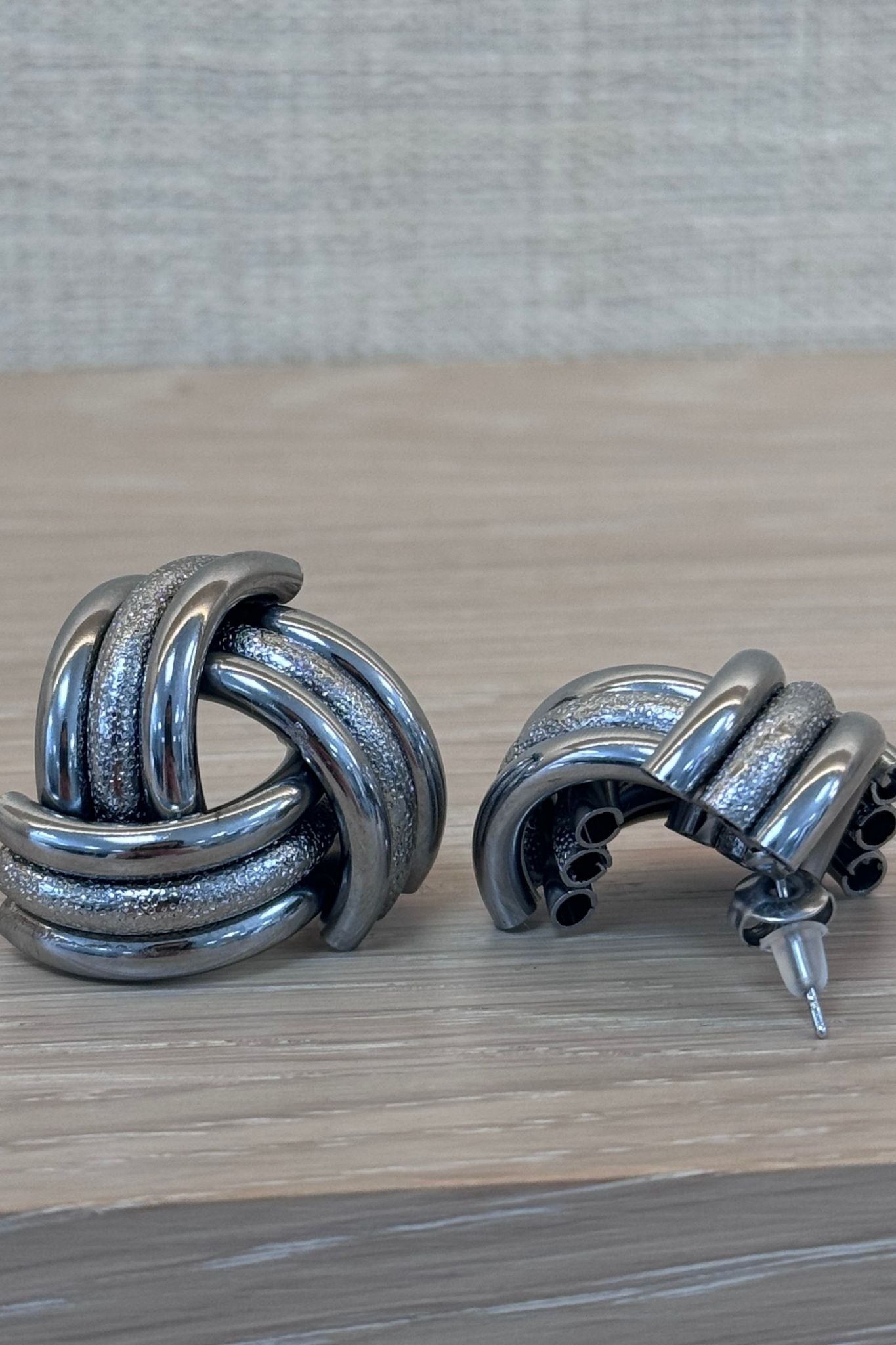 Olive Knot Style Earrings In Silver