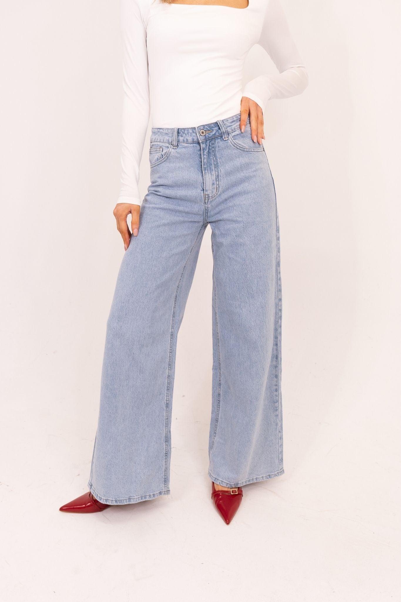 Lynne Wide Leg Jeans In Light Denim