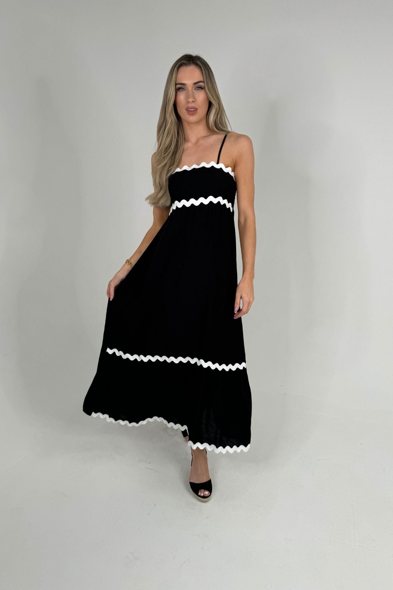 Polly Tiered Maxi Dress In Monochrome