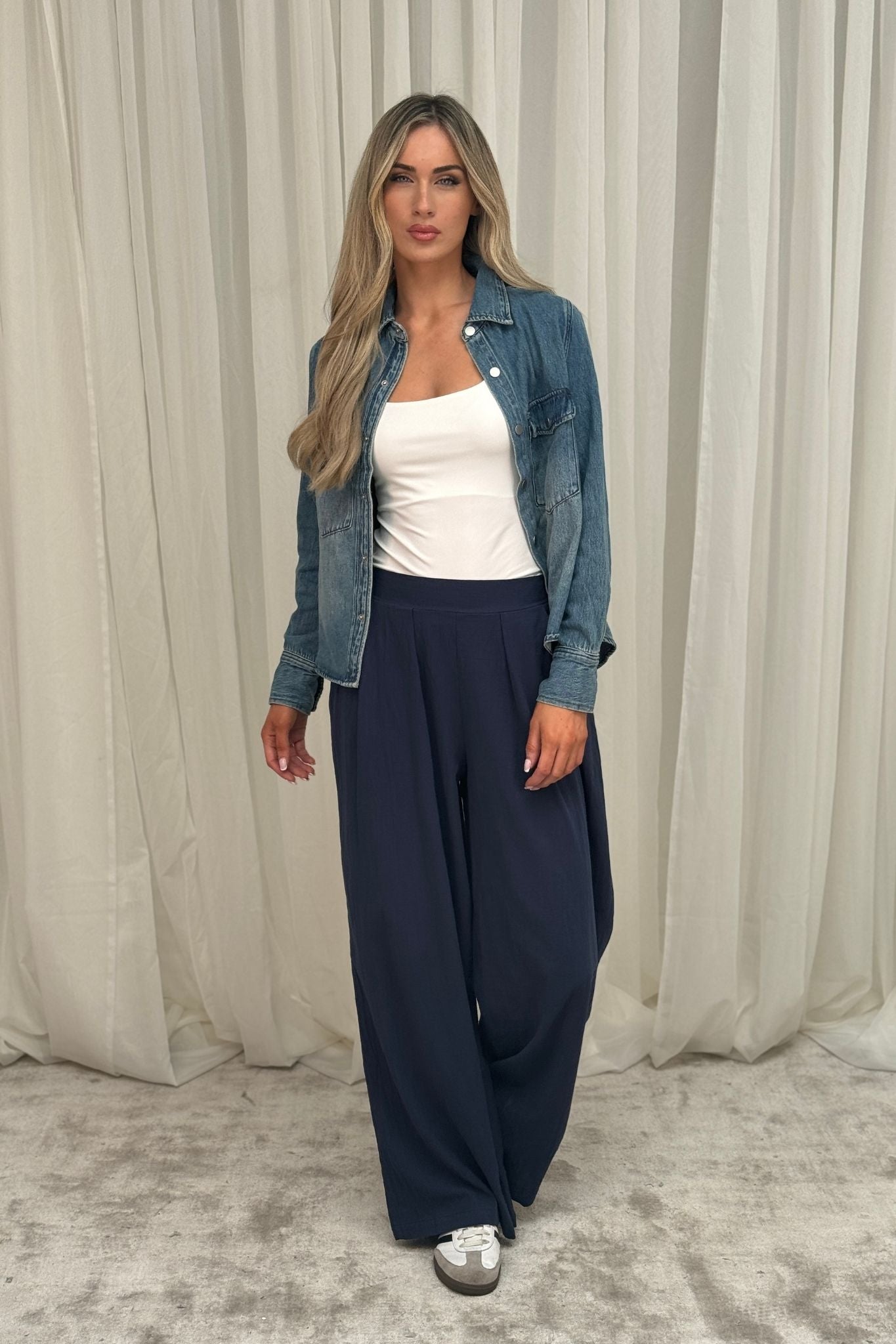 Millie Wide Leg Trousers In Navy