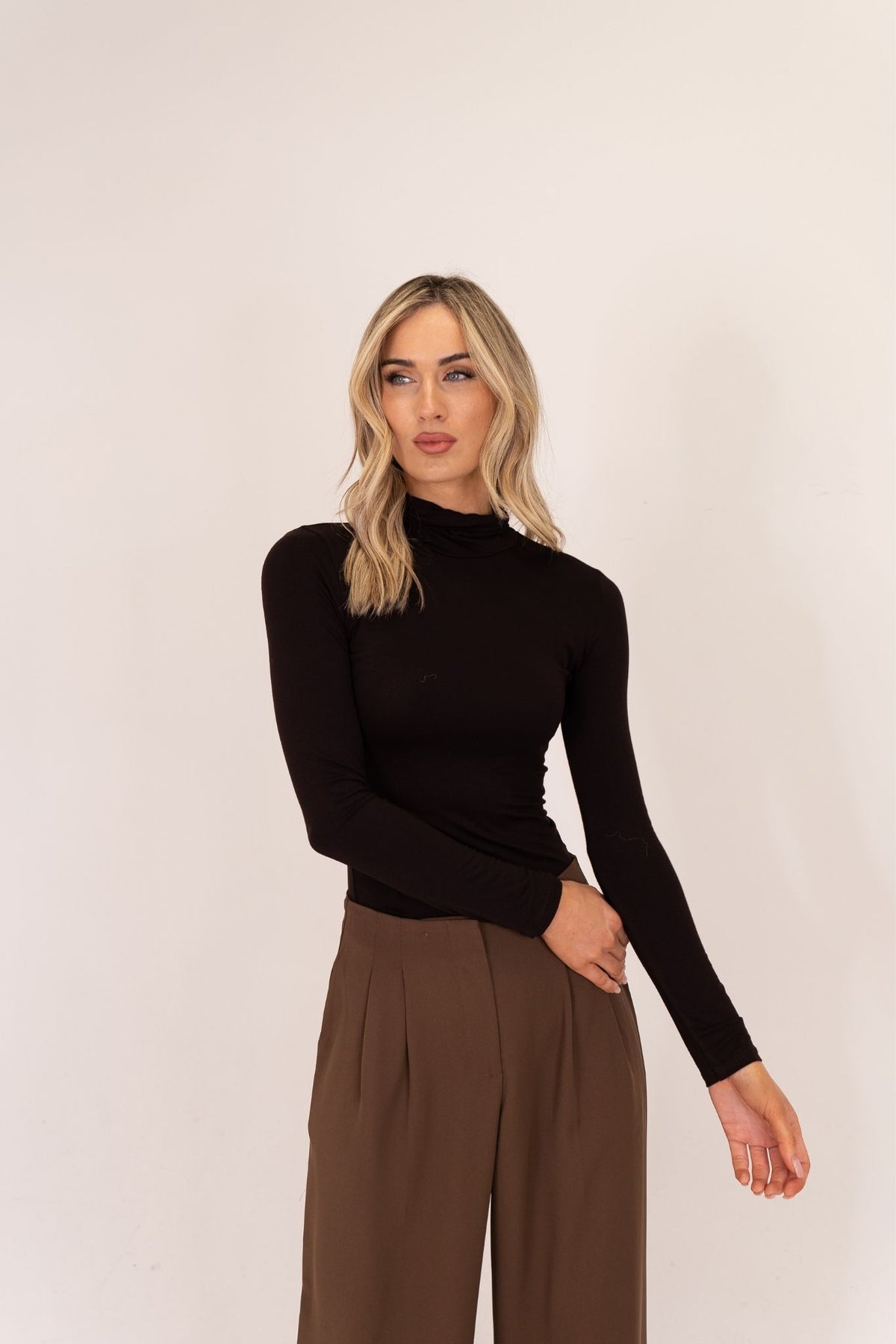 Erica Turtleneck Top In Chocolate