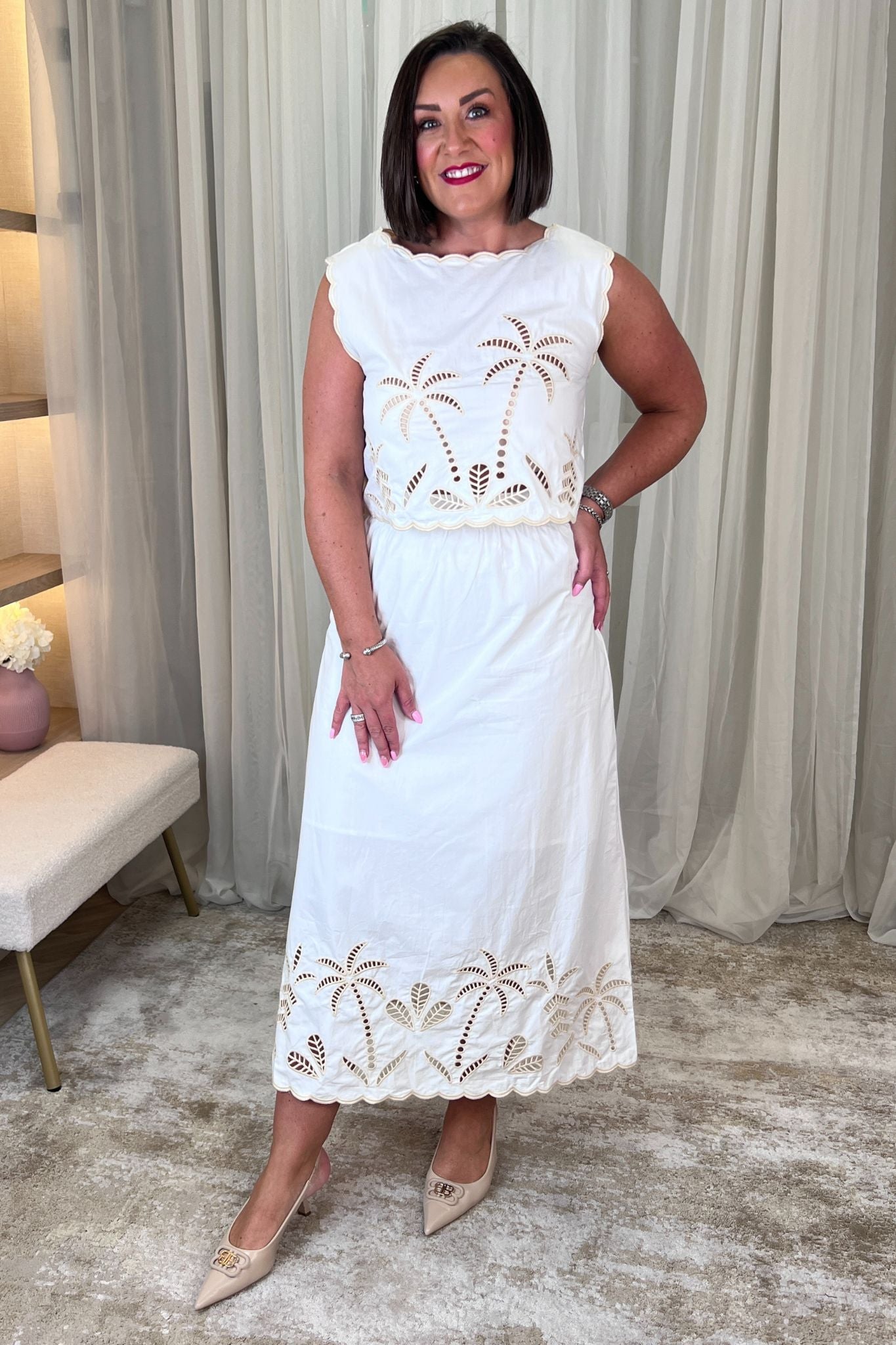 Holly Embroidered Palm Top In White